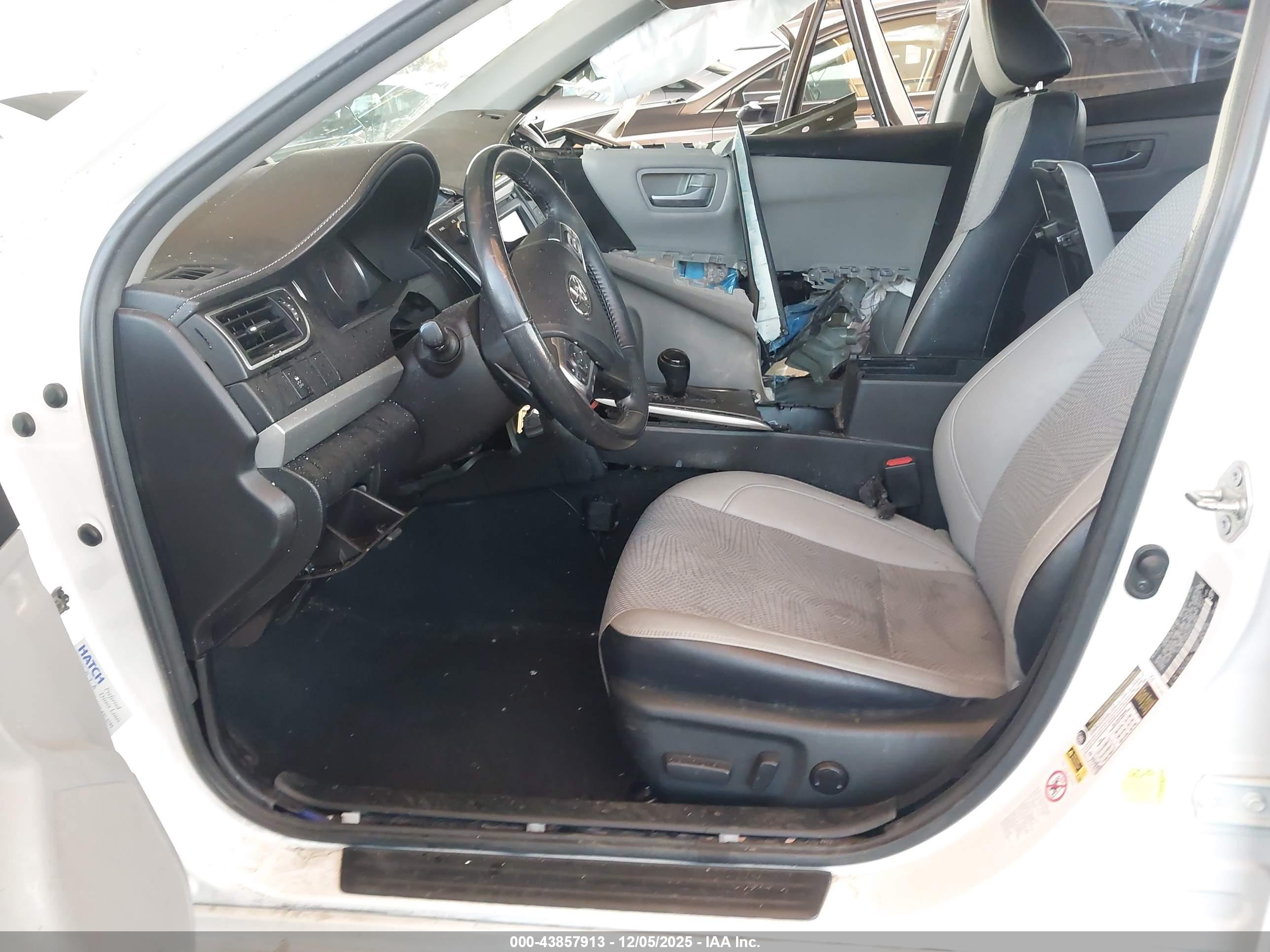 TOYOTA CAMRY image 5