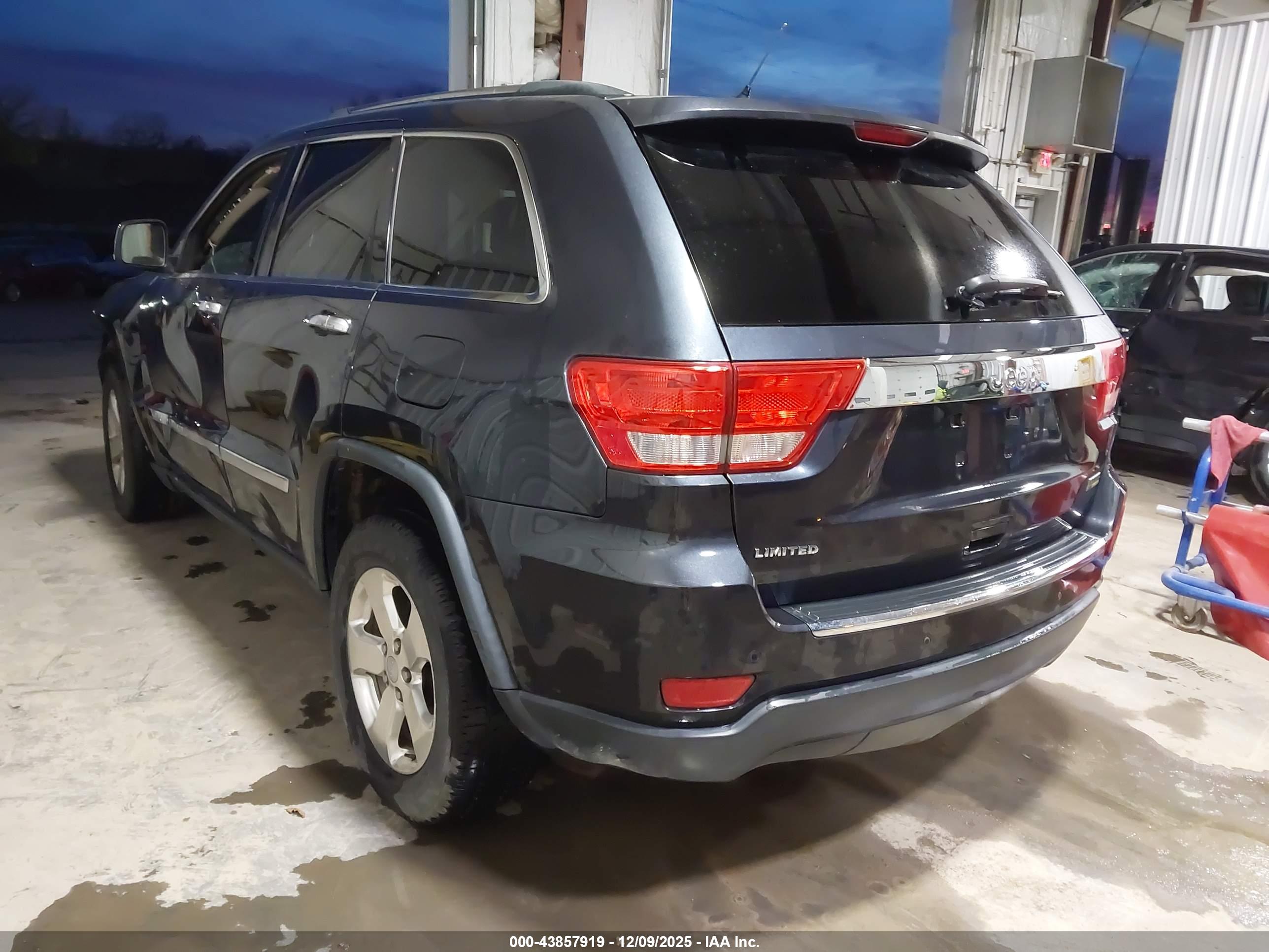 JEEP GRAND image 3