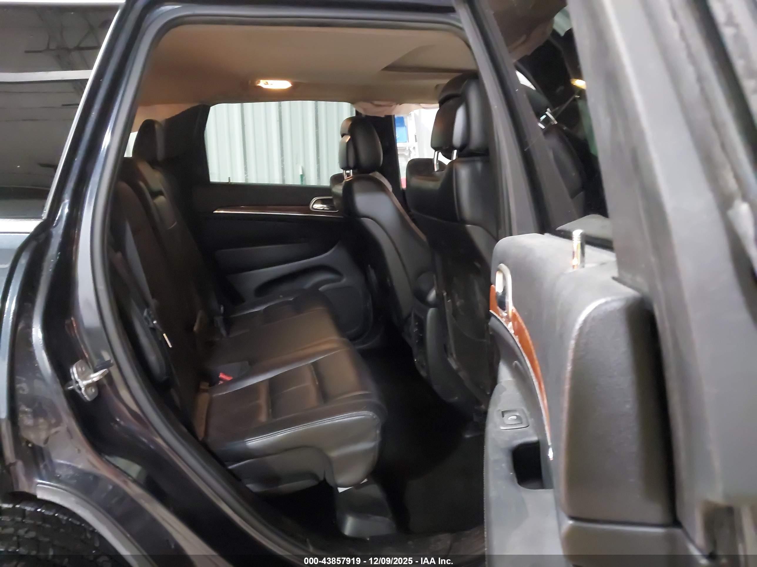 JEEP GRAND image 8