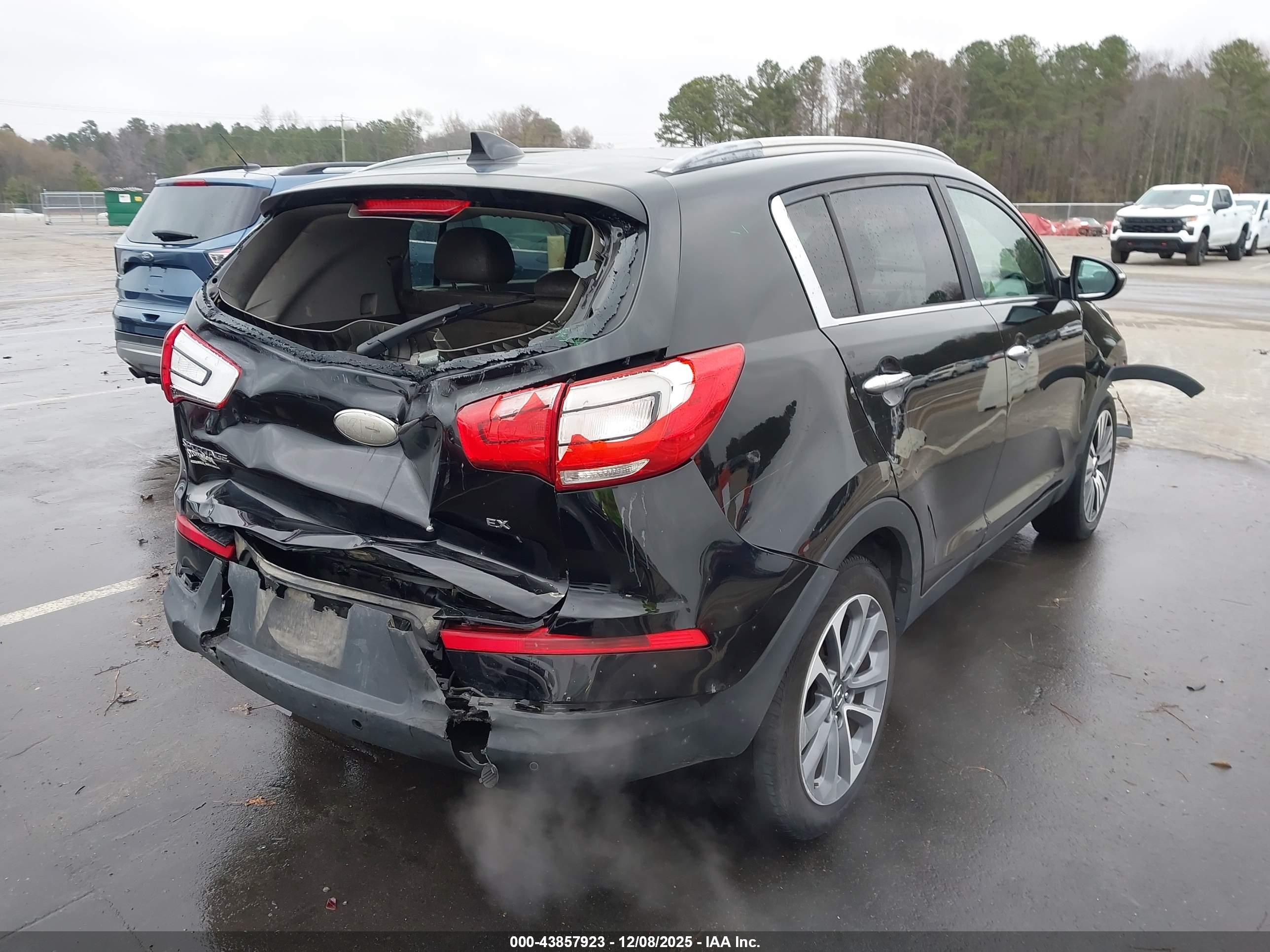 KIA SPORTAGE image 4