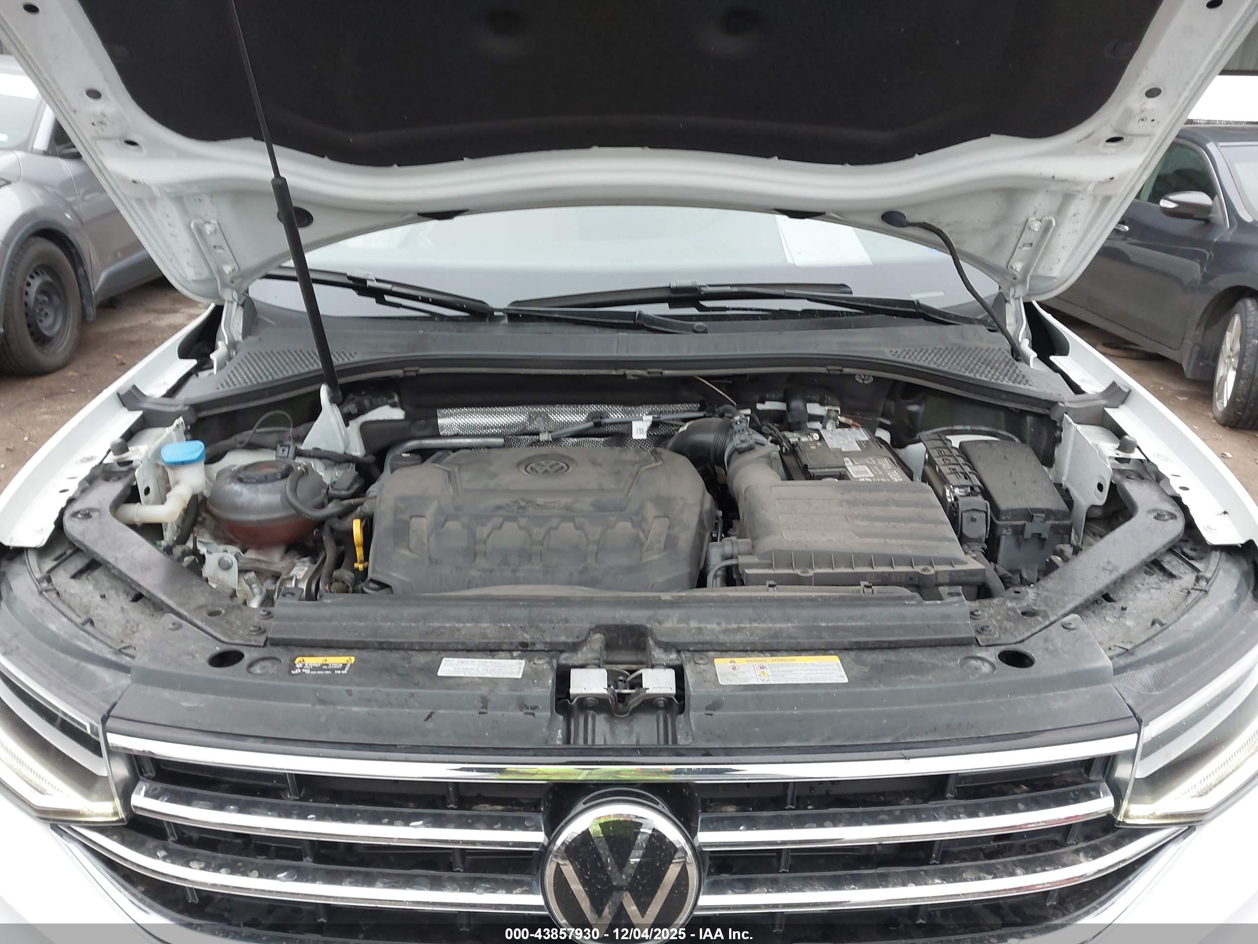 VOLKSWAGEN TIGUAN image 10