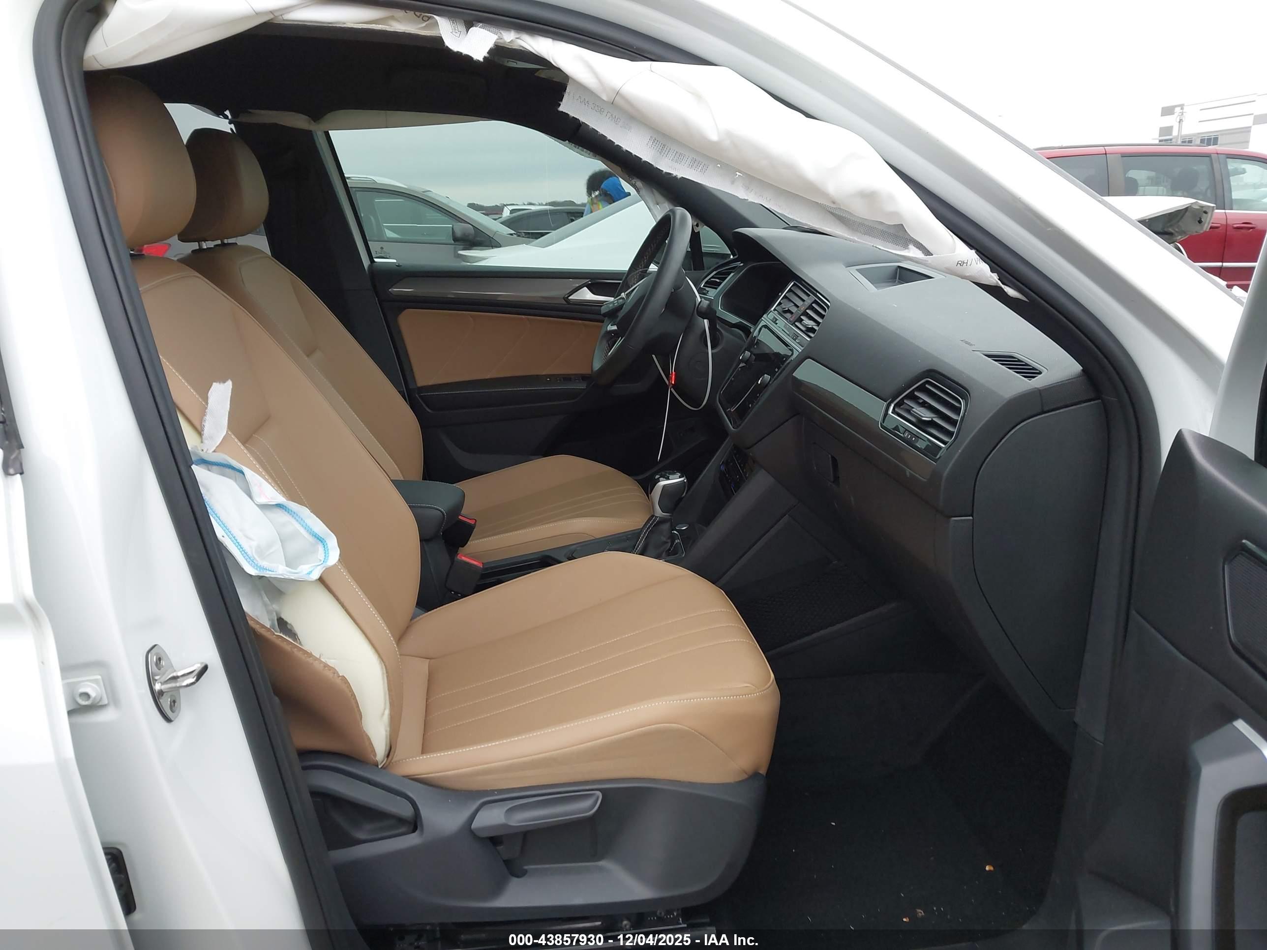 VOLKSWAGEN TIGUAN image 5
