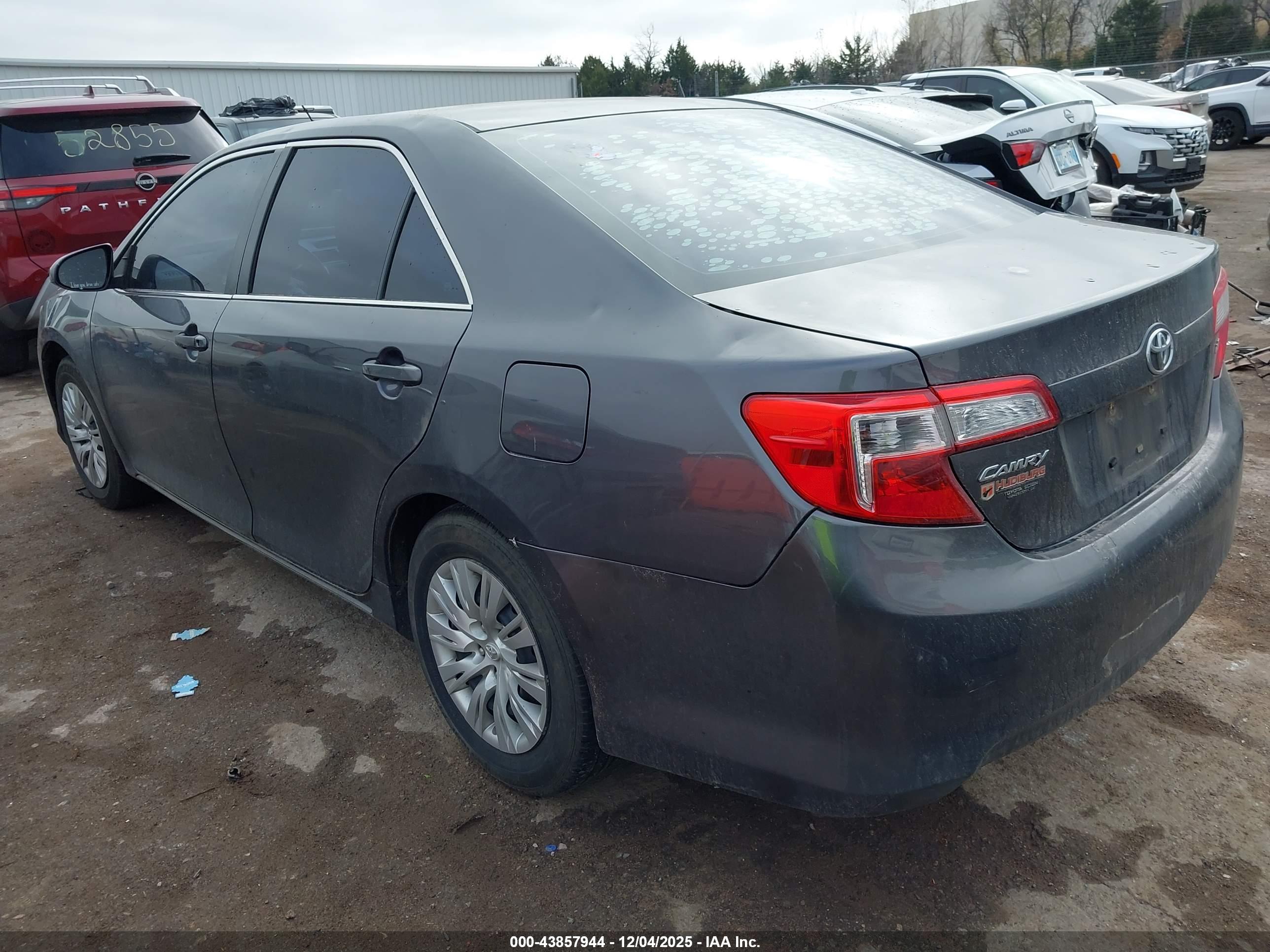 TOYOTA CAMRY image 3