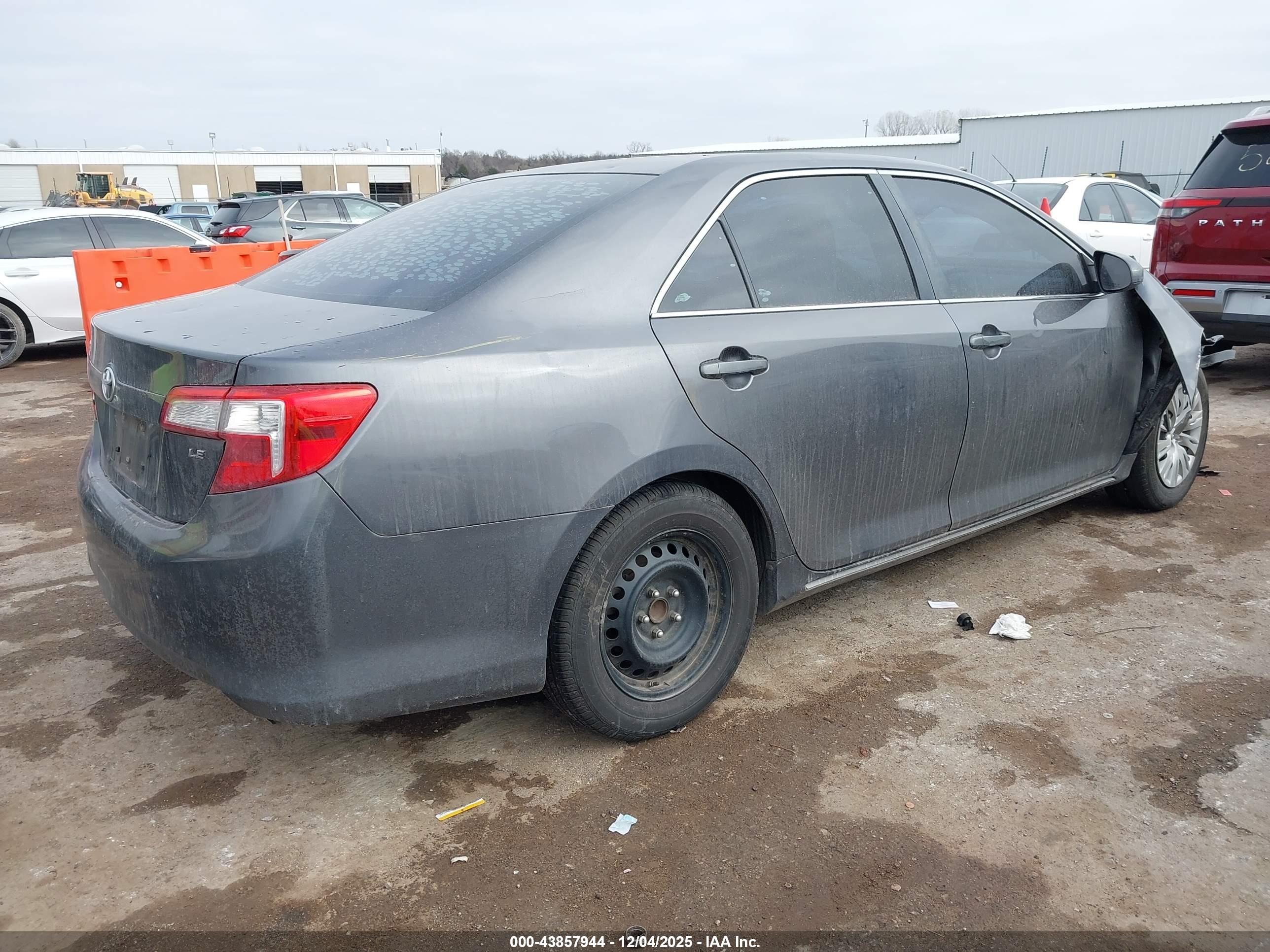 TOYOTA CAMRY image 4