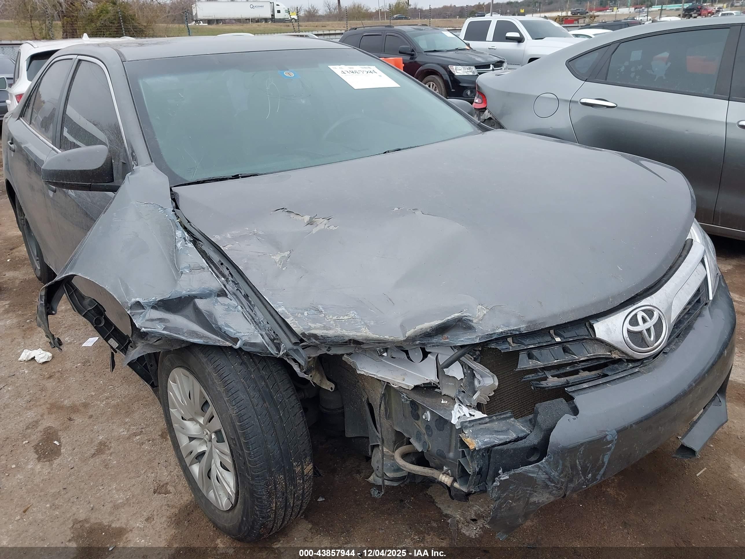 TOYOTA CAMRY image 6