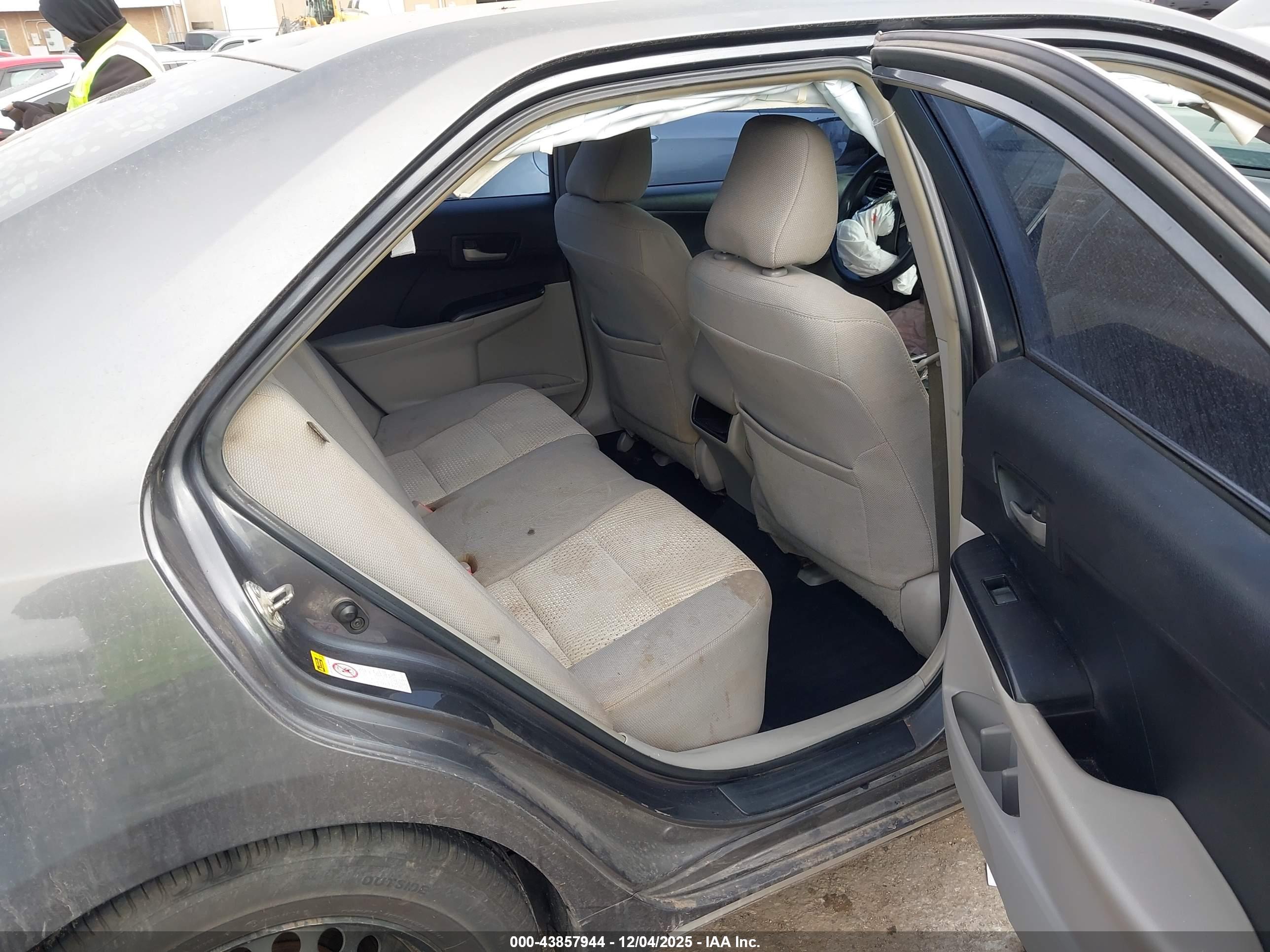 TOYOTA CAMRY image 8