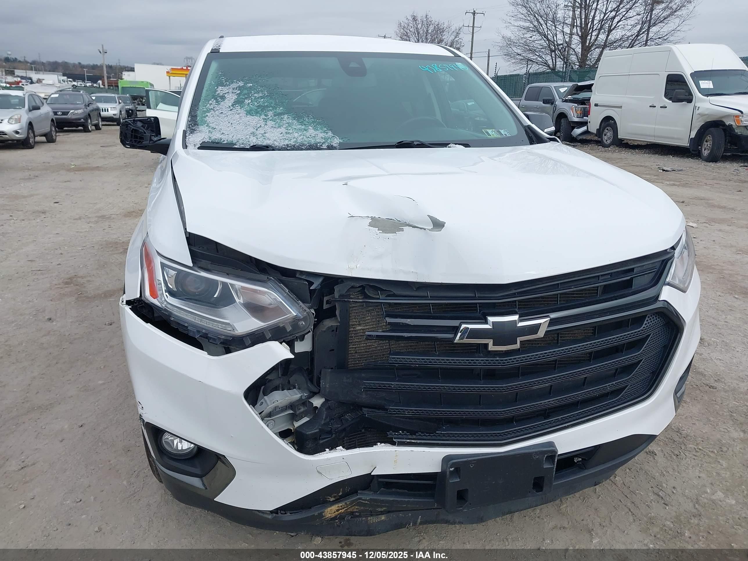 CHEVROLET TRAVERSE image 6
