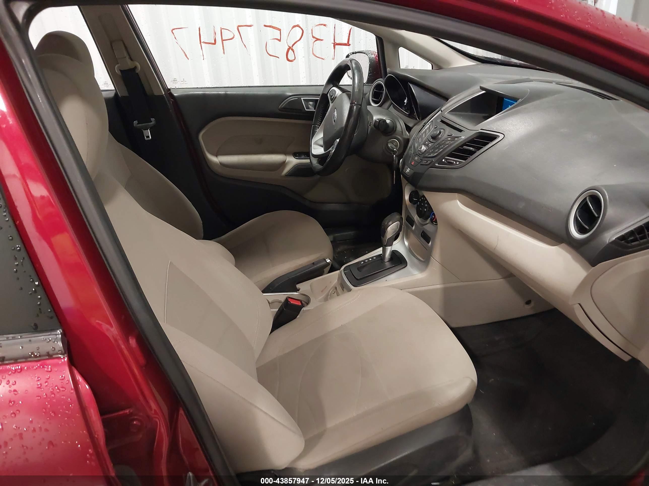 FORD FIESTA image 5