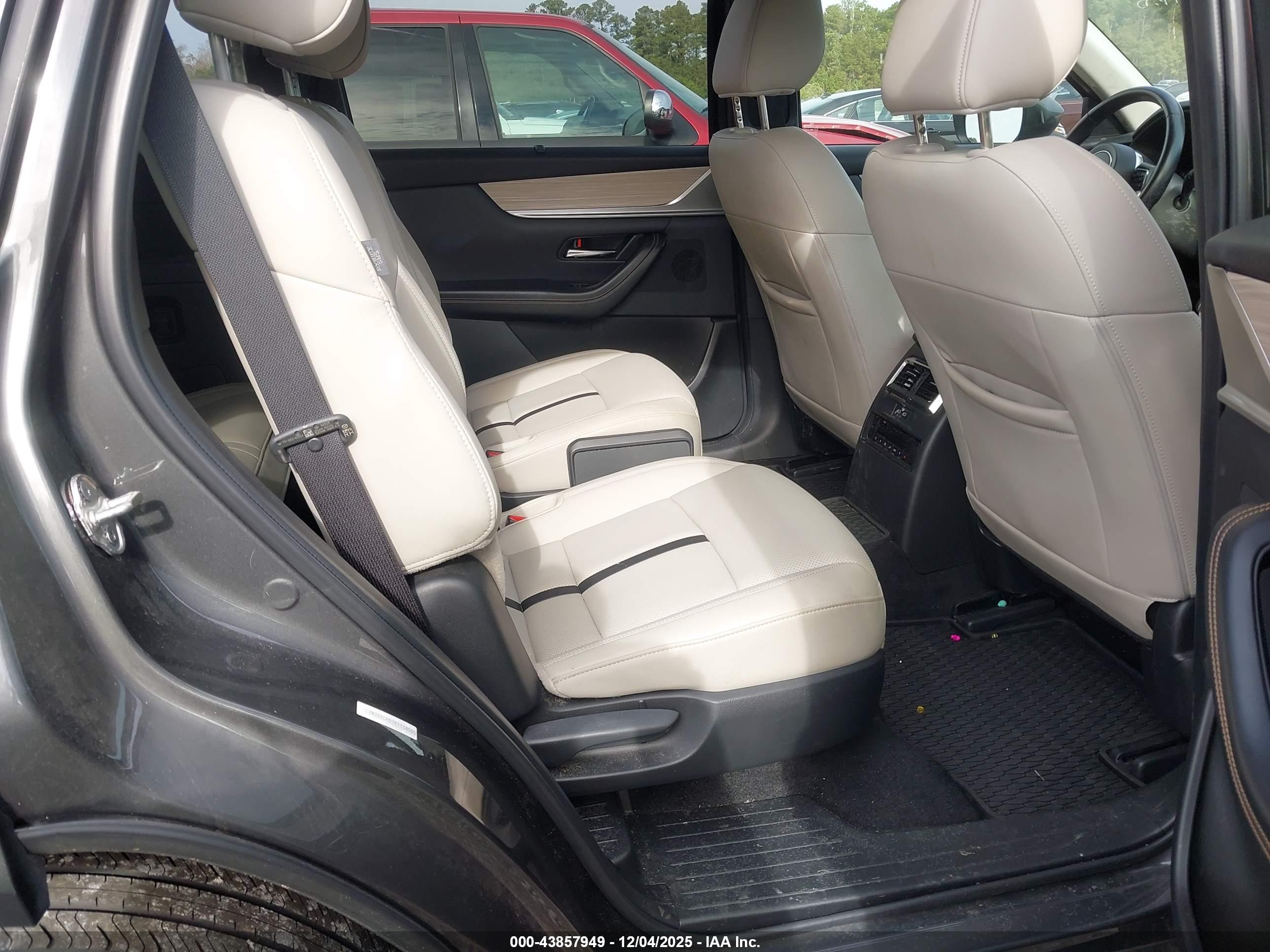 MAZDA CX-90 image 8