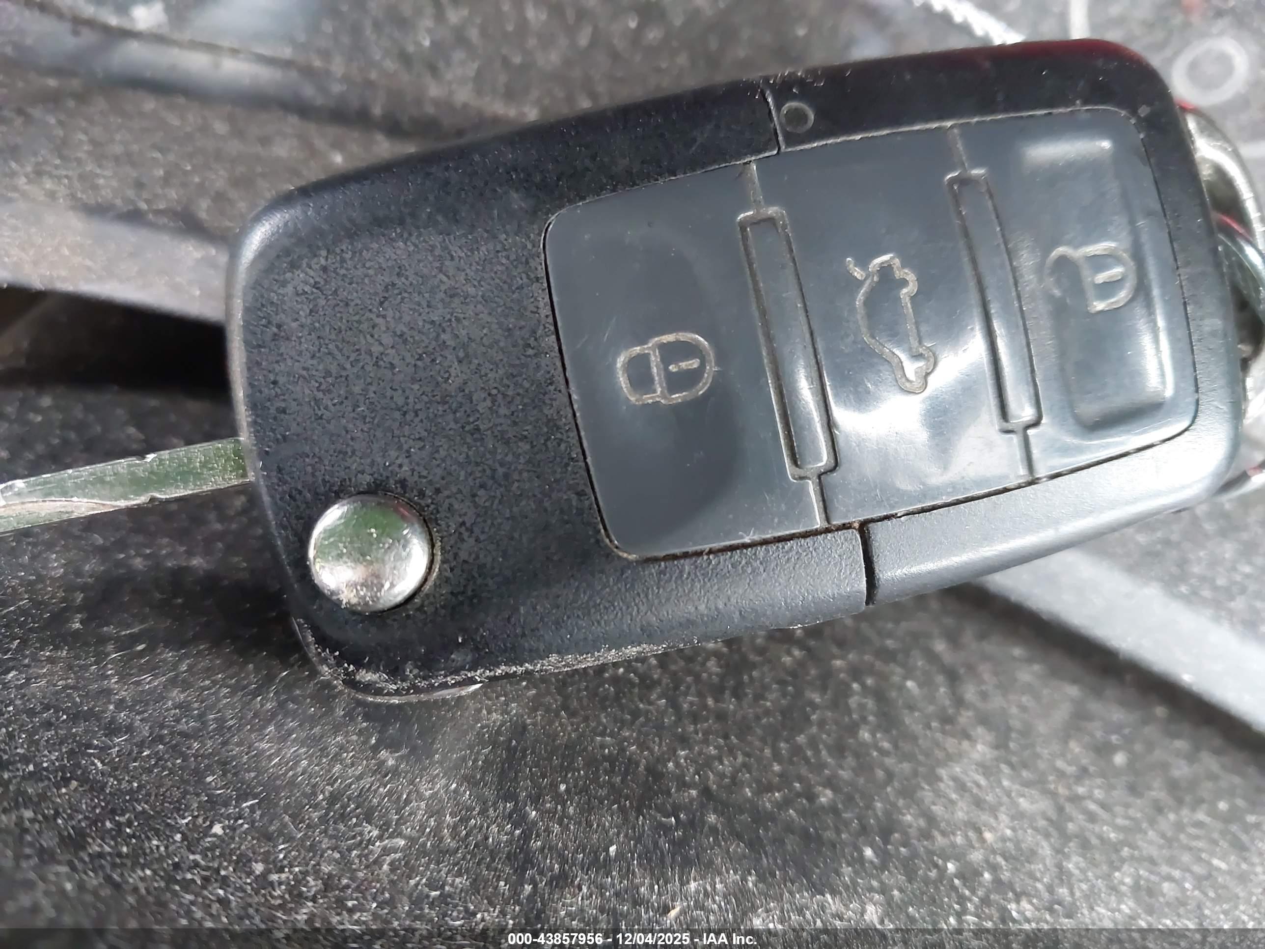 VOLKSWAGEN EOS image 11