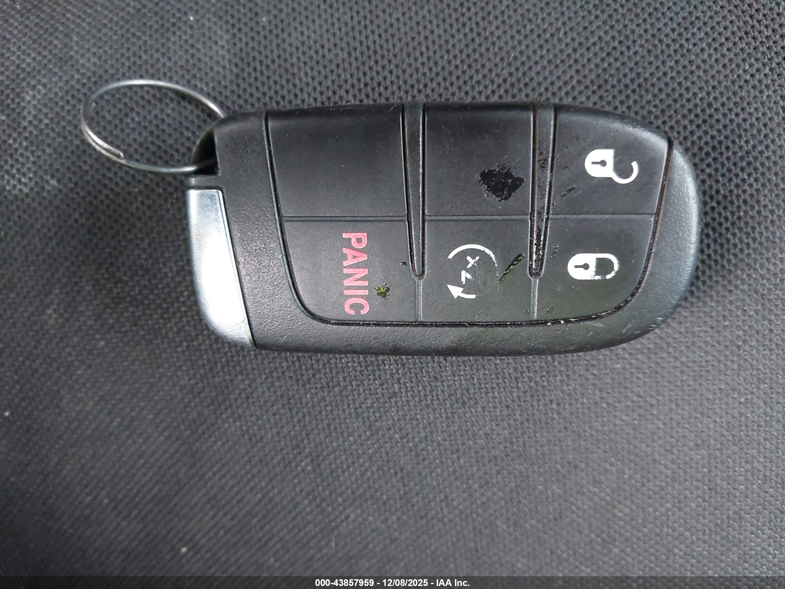 JEEP RENEGADE image 11