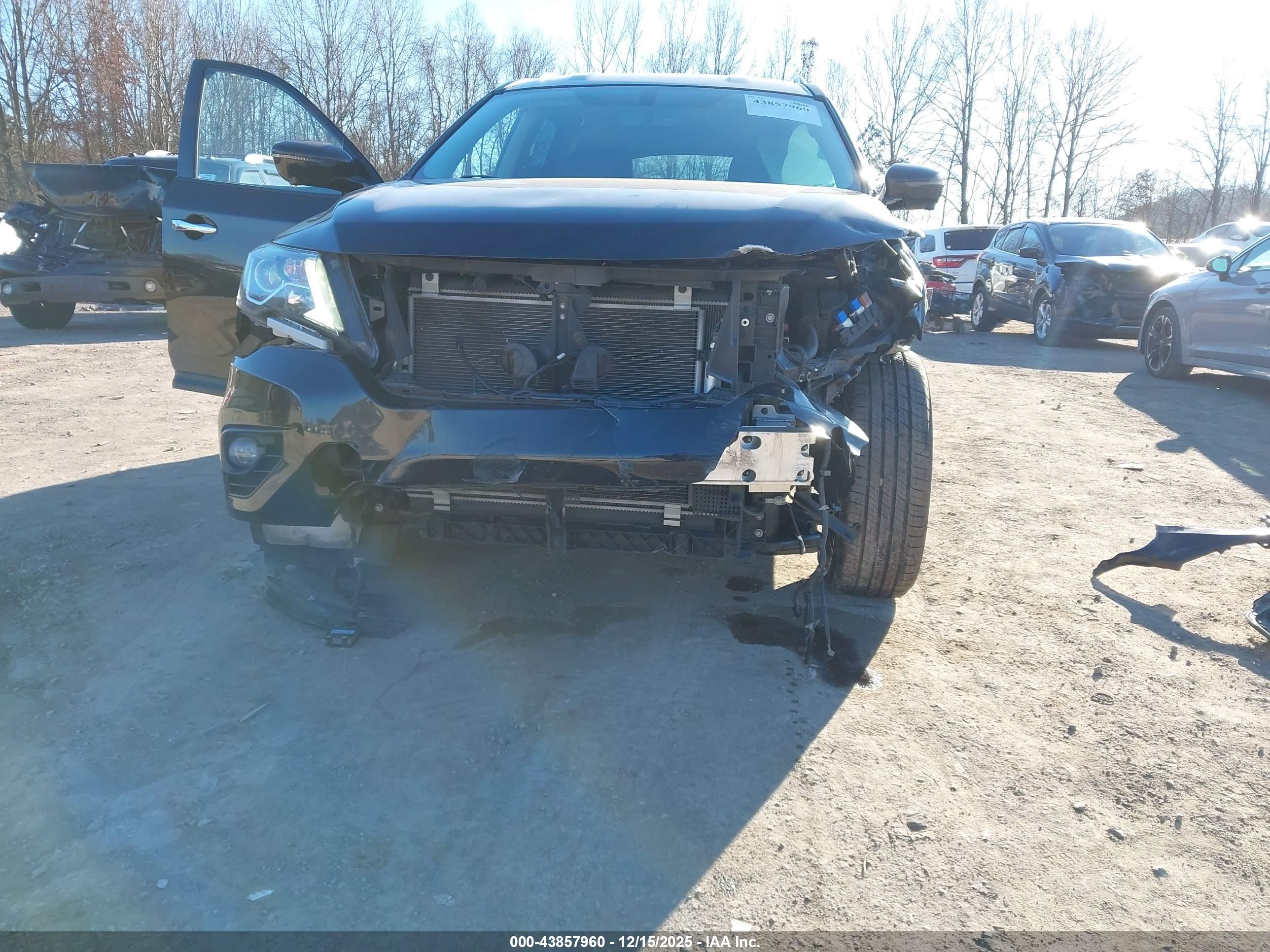 NISSAN PATHFINDER image 6