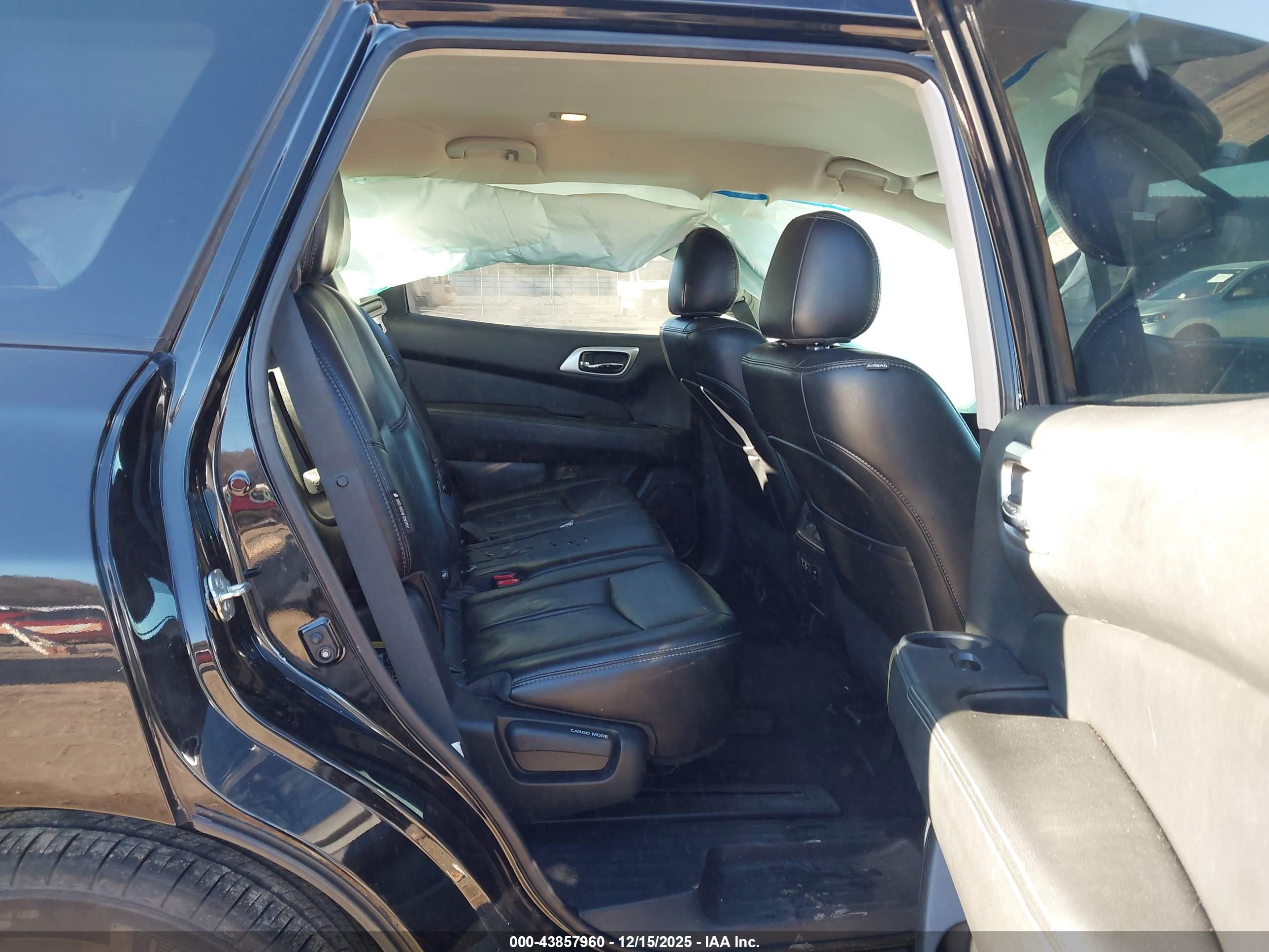 NISSAN PATHFINDER image 8