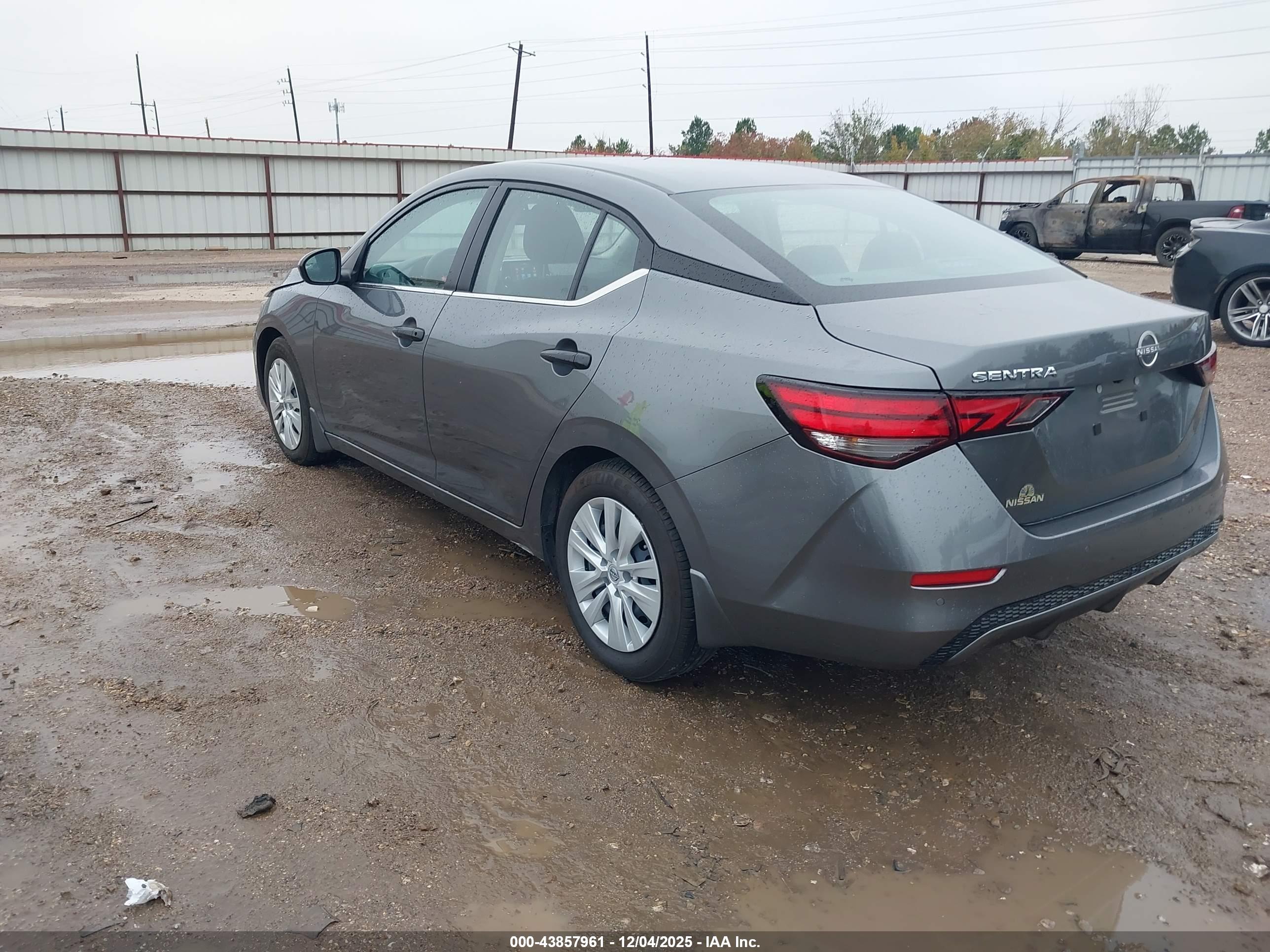 NISSAN SENTRA image 3