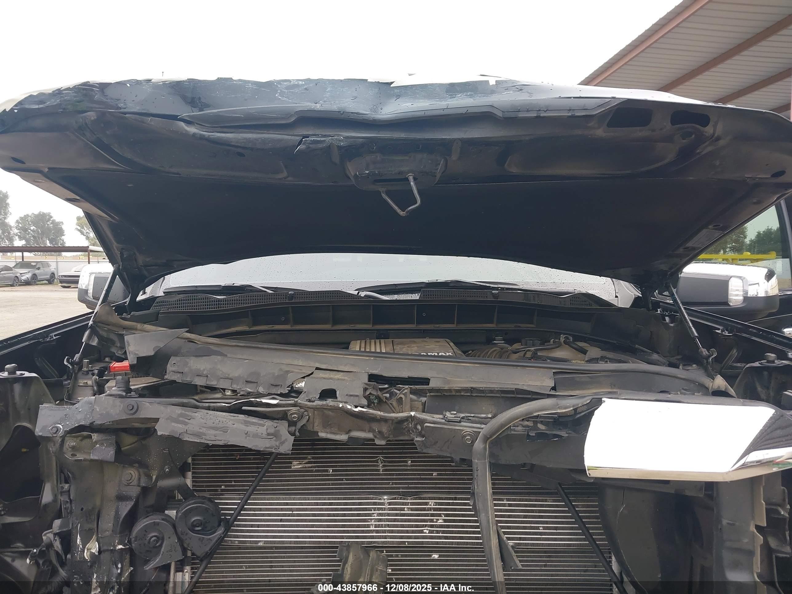 GMC SIERRA image 10