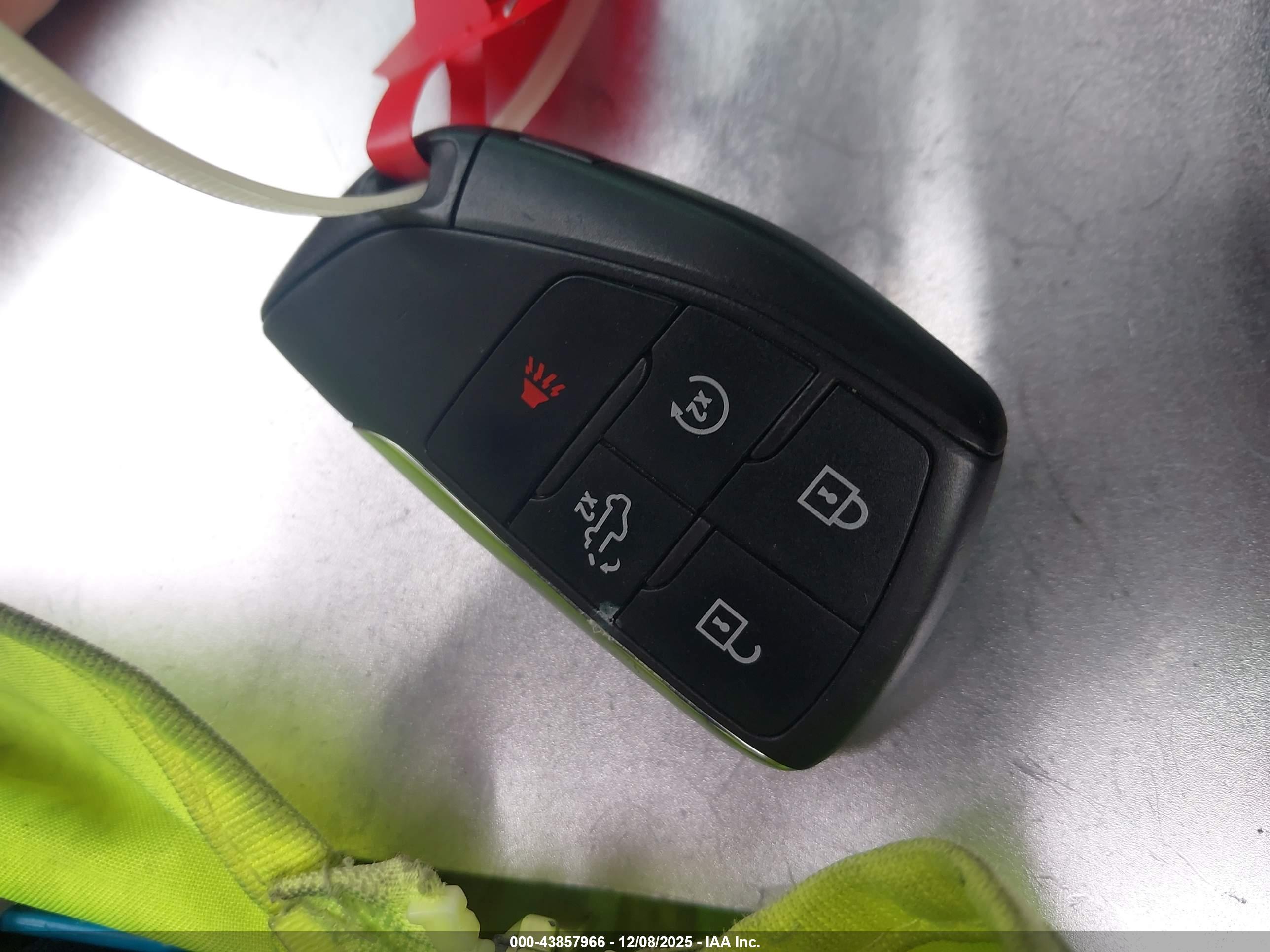 GMC SIERRA image 11