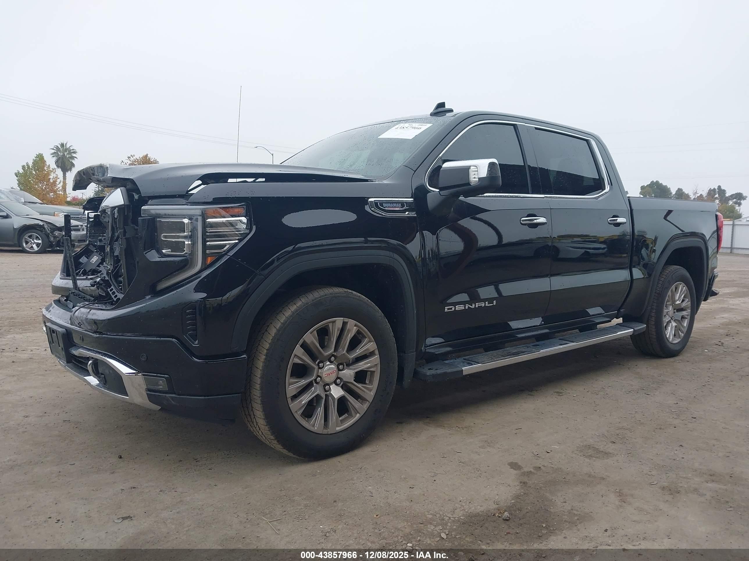 GMC SIERRA image 2