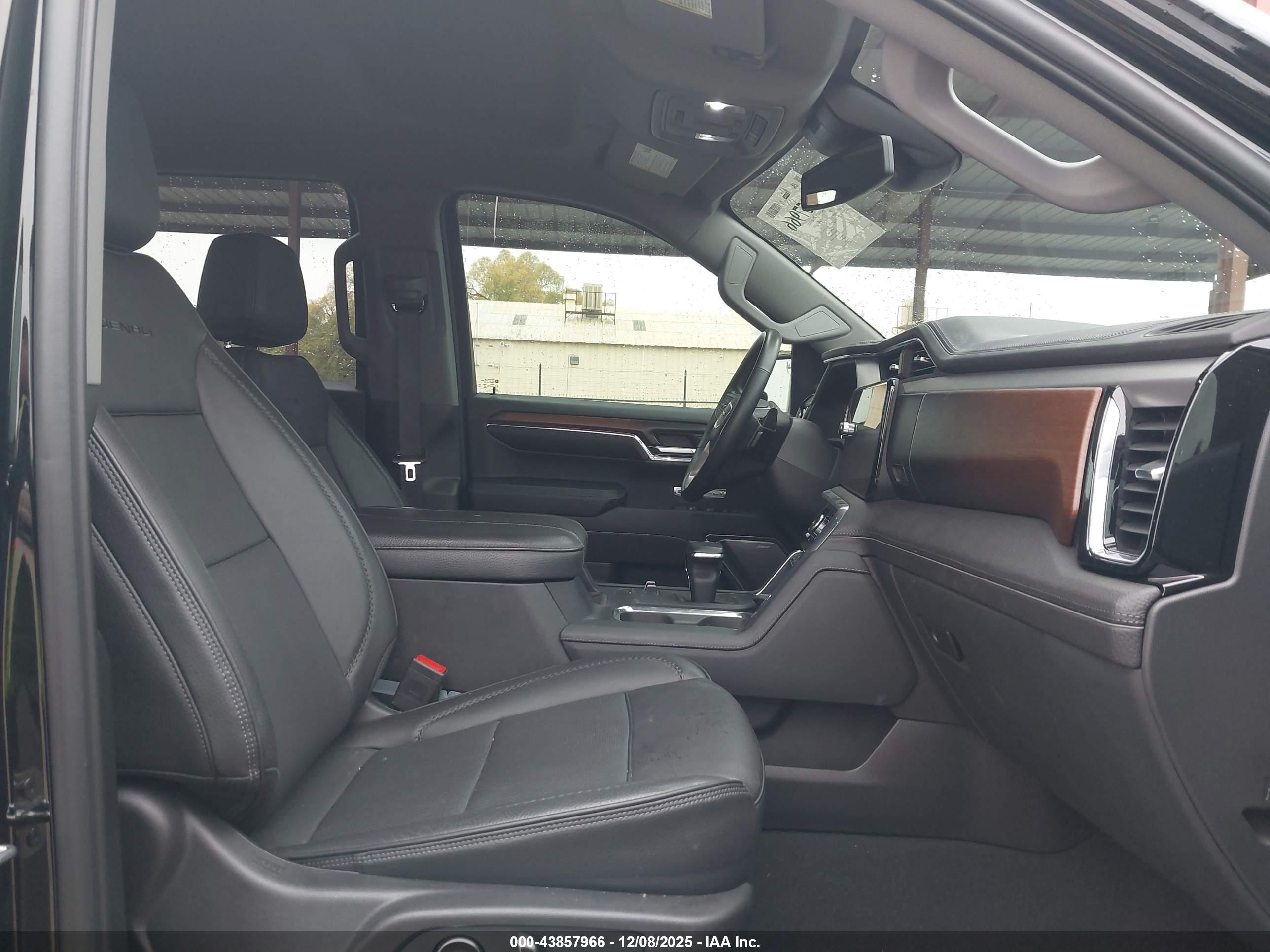 GMC SIERRA image 5