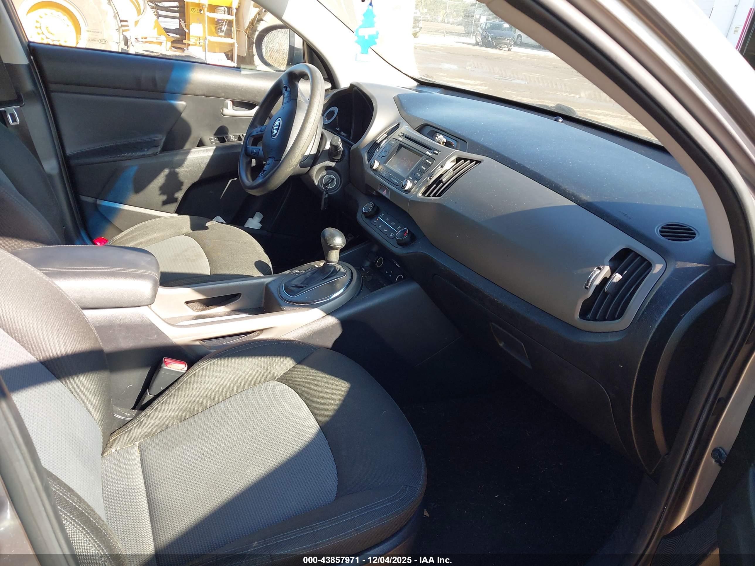 KIA SPORTAGE image 5