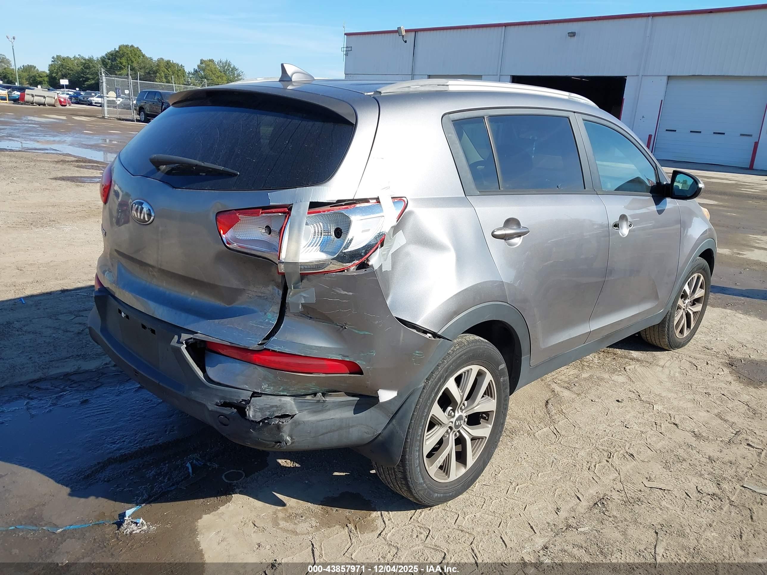 KIA SPORTAGE image 6