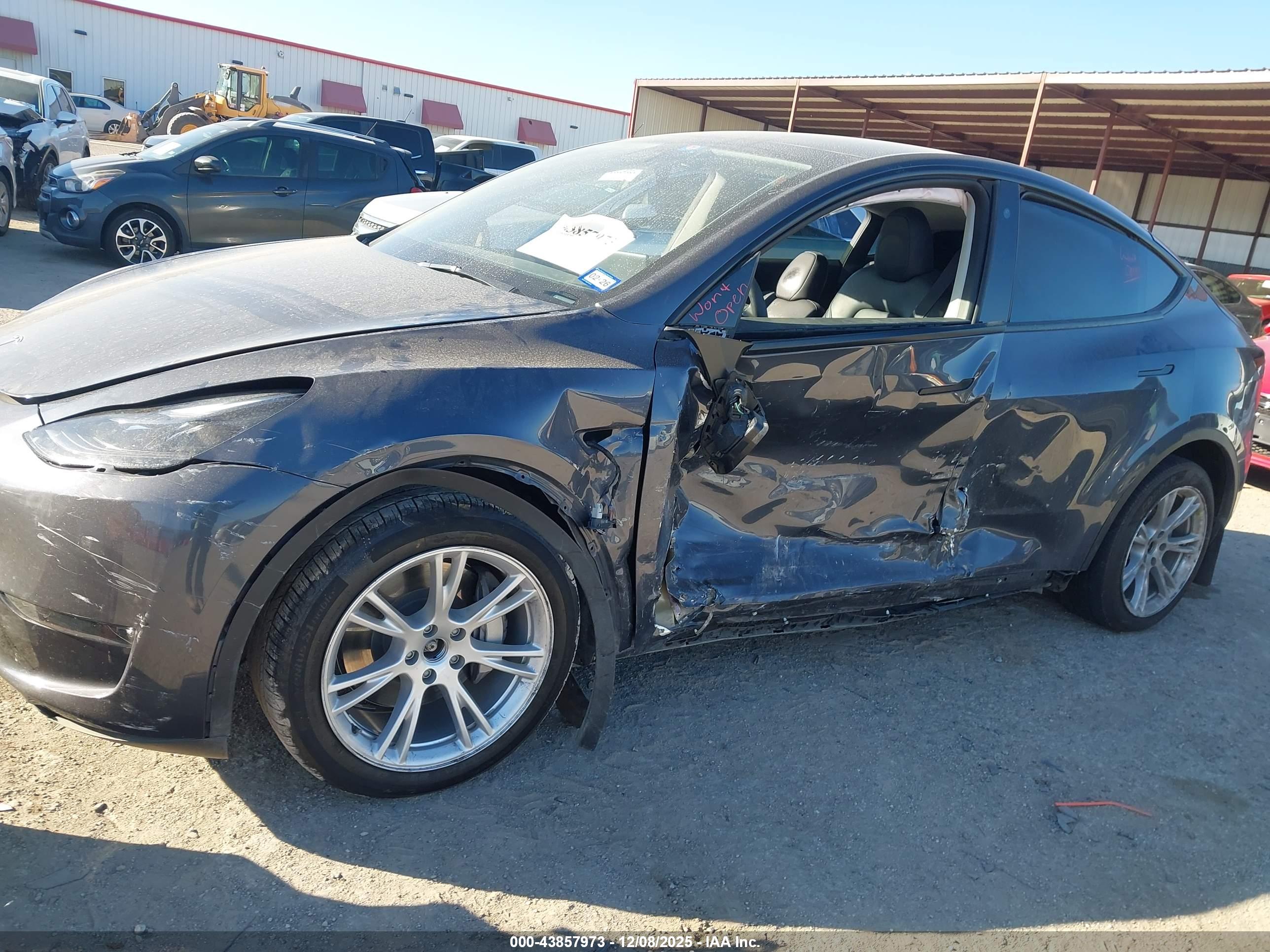 TESLA MODEL image 6