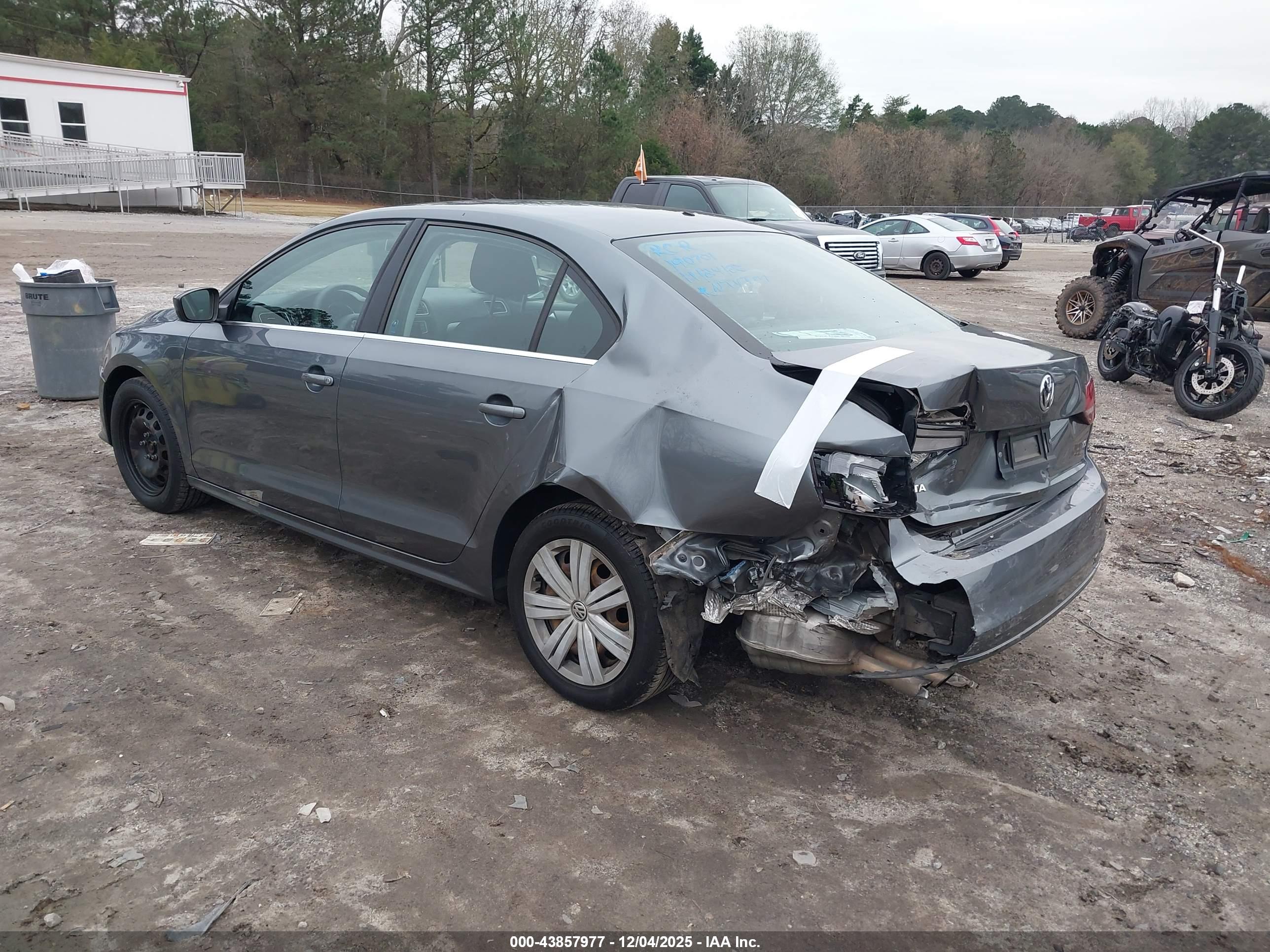 VOLKSWAGEN JETTA image 3