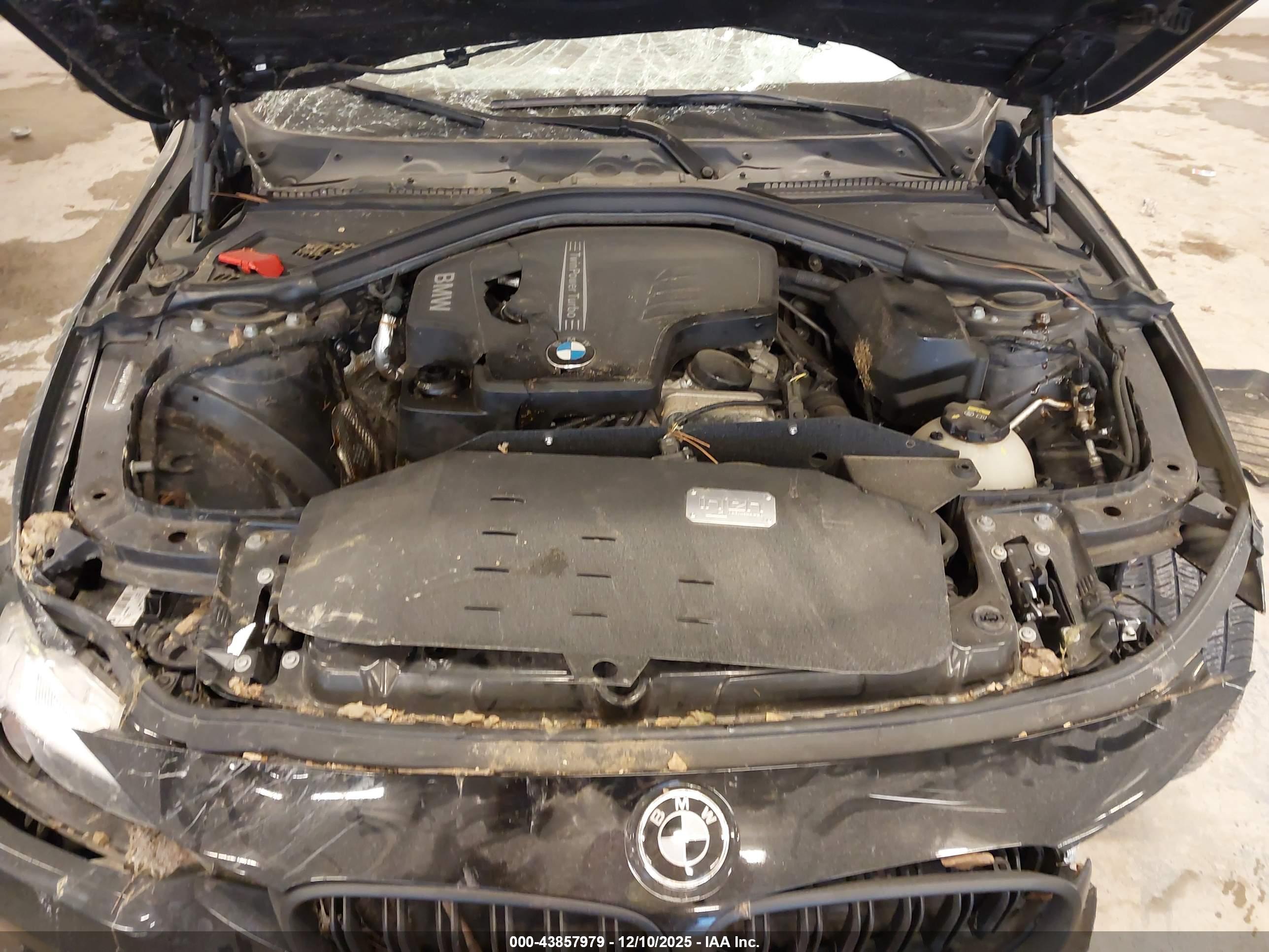 BMW 320I image 10
