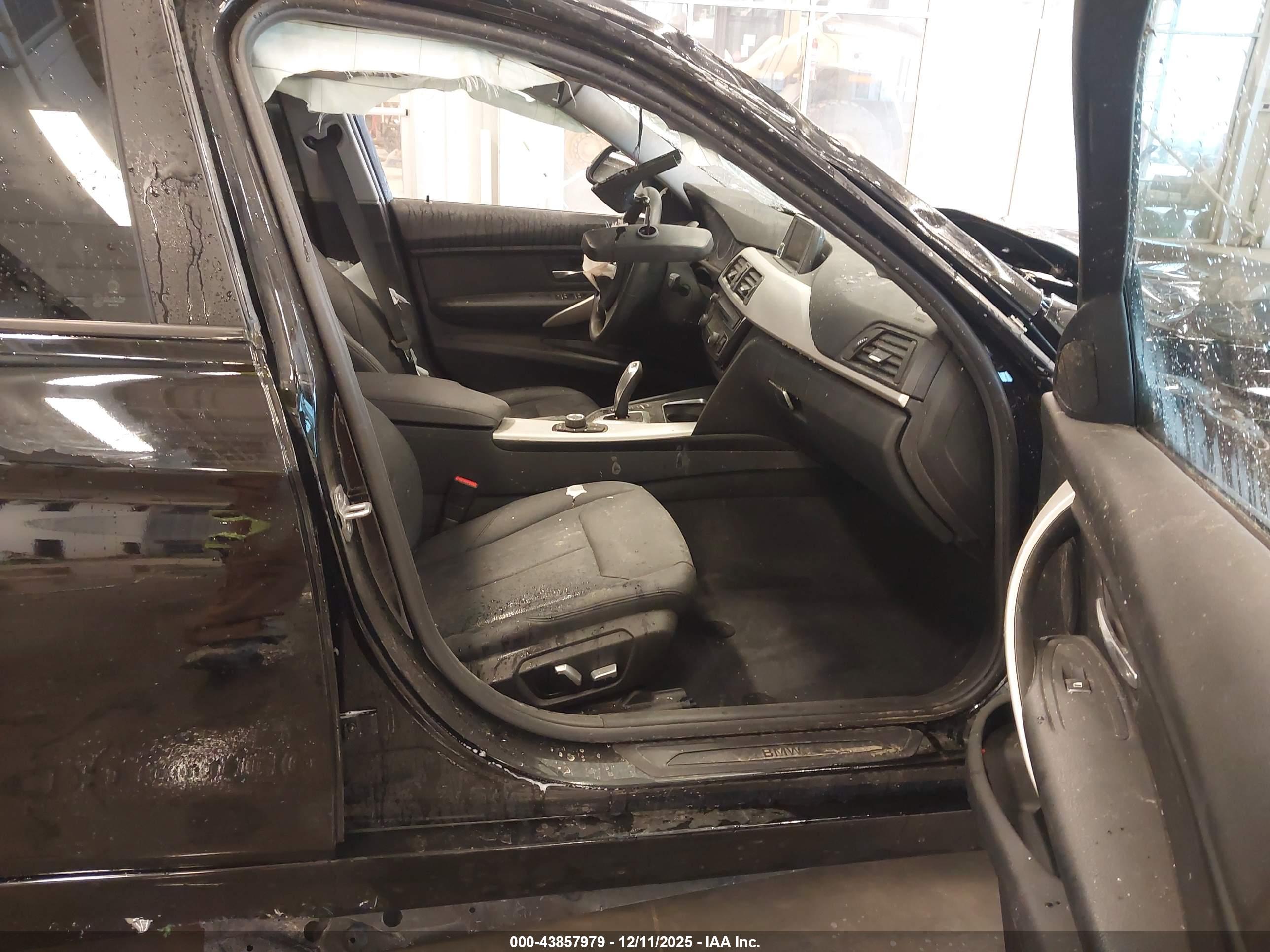 BMW 320I image 5