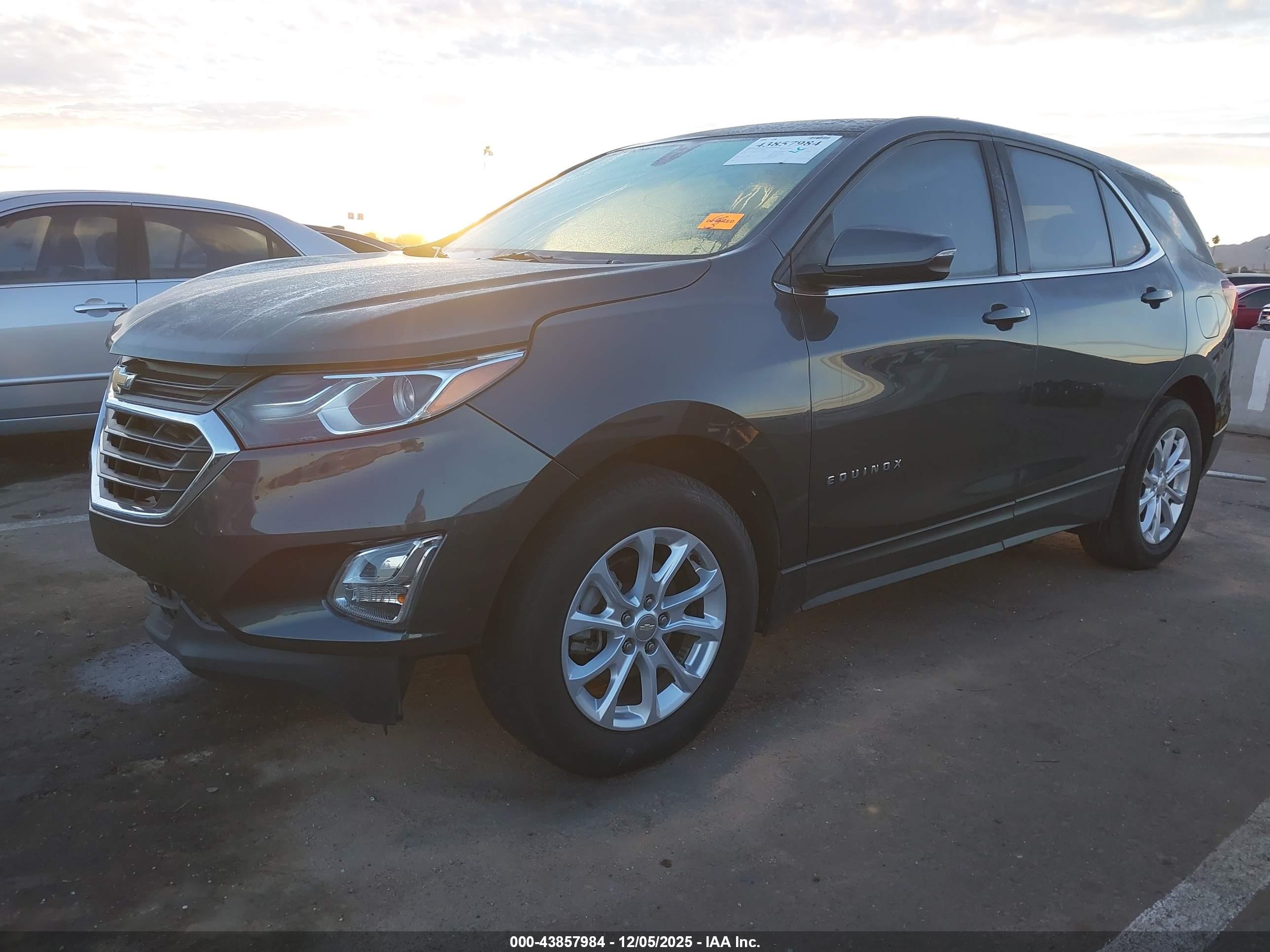 CHEVROLET EQUINOX image 2