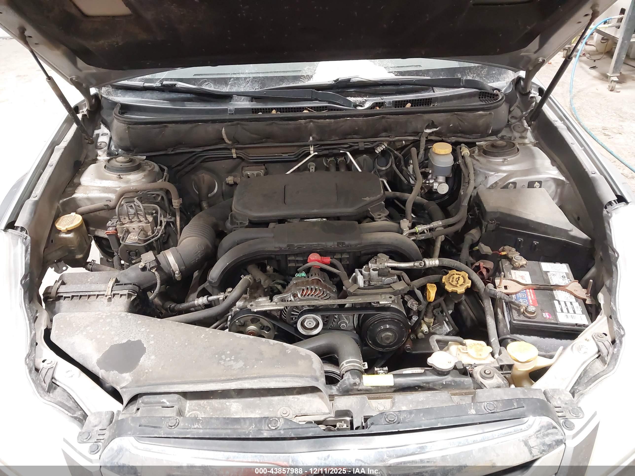 SUBARU OUTBACK image 10