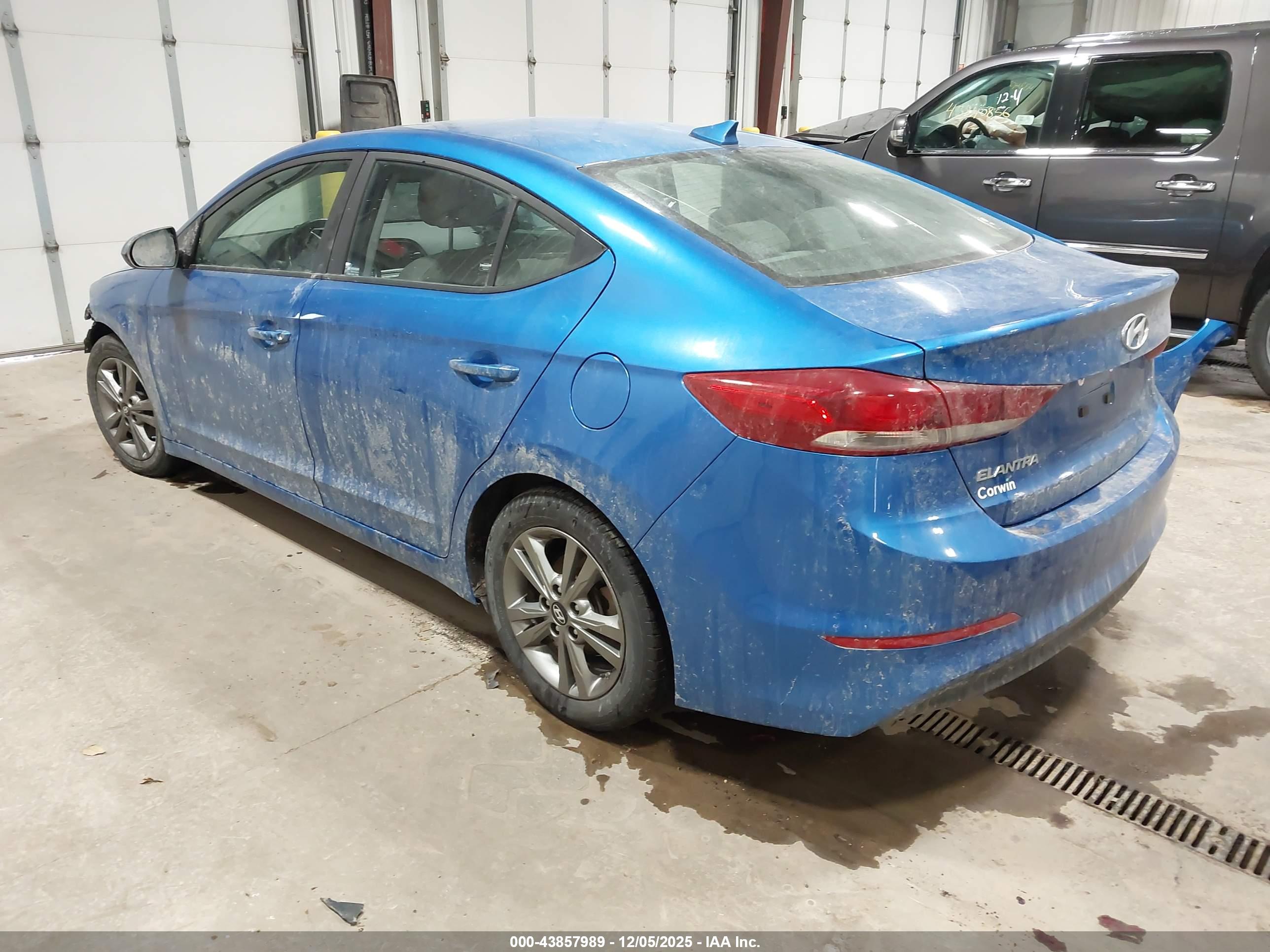 HYUNDAI ELANTRA image 3
