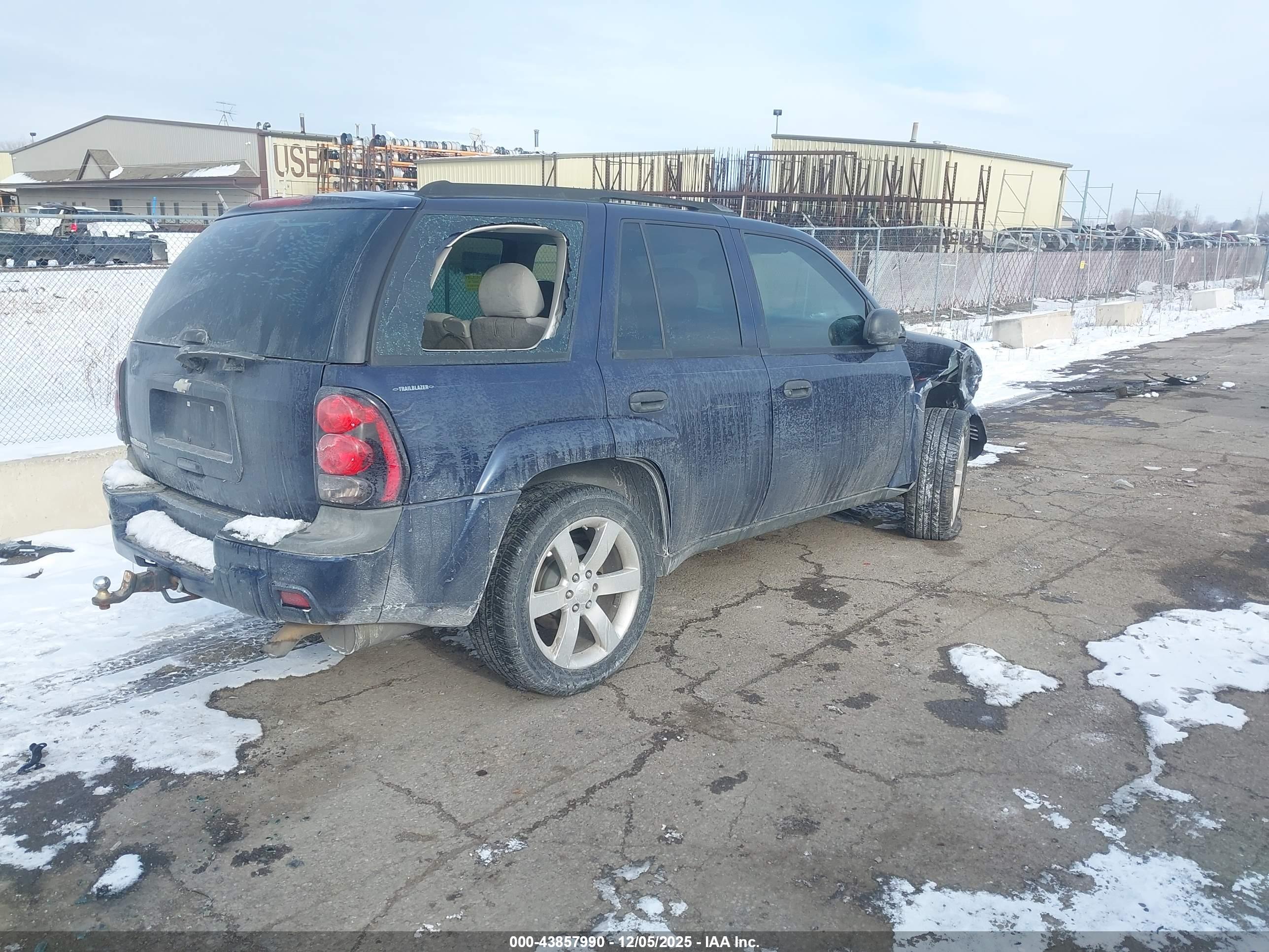 CHEVROLET TRAILBLAZER image 4