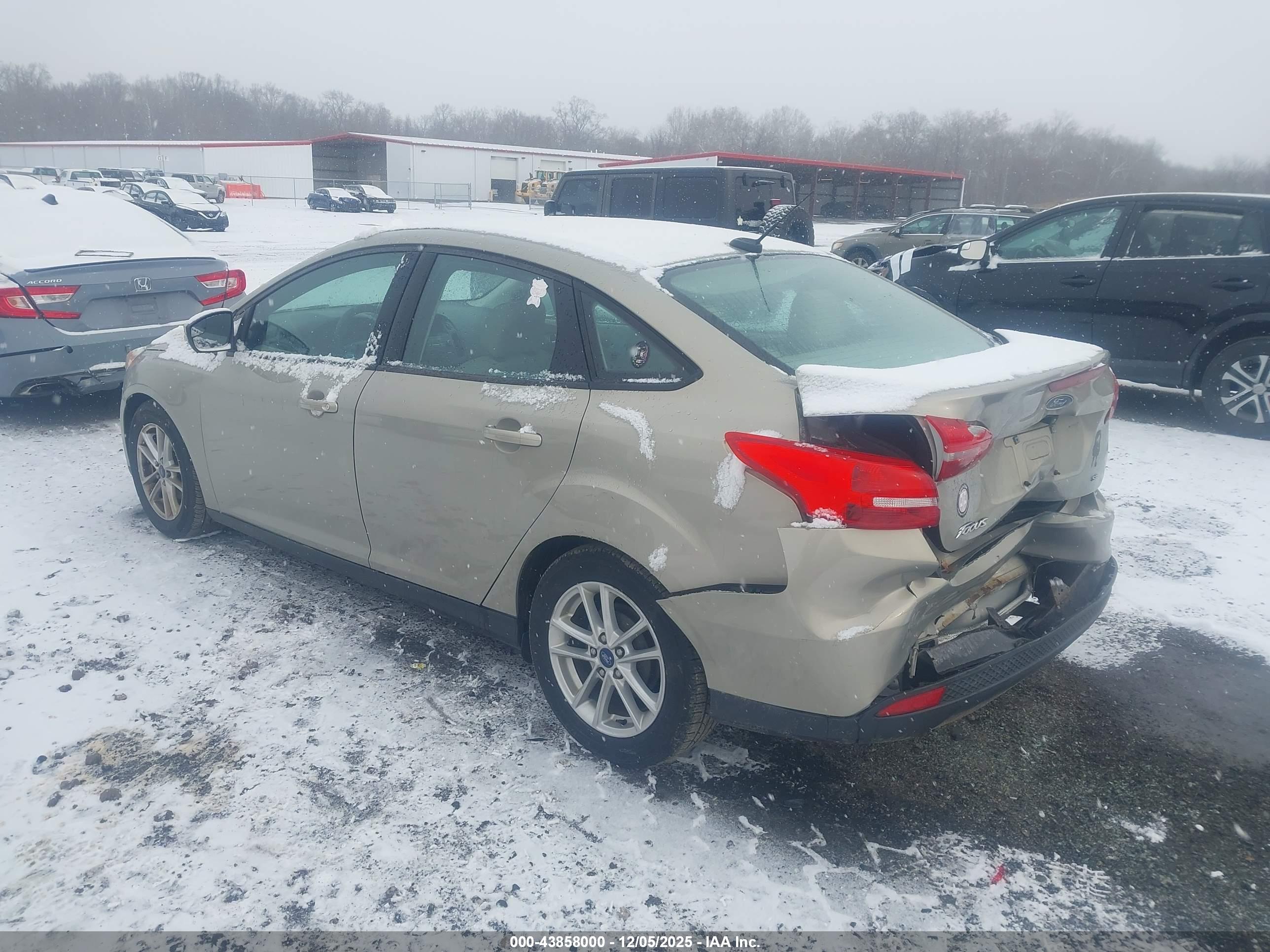 FORD FOCUS image 3