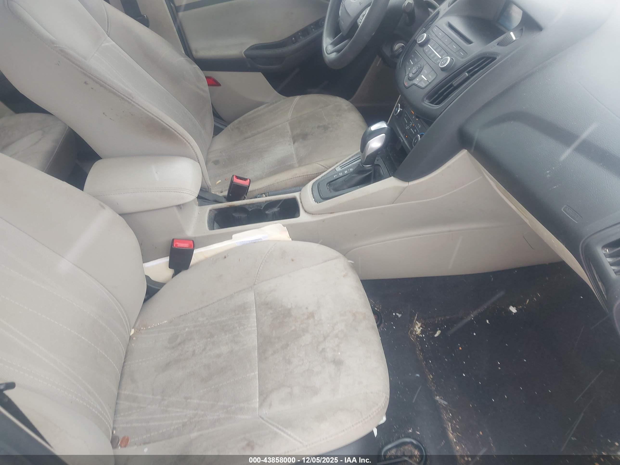 FORD FOCUS image 5