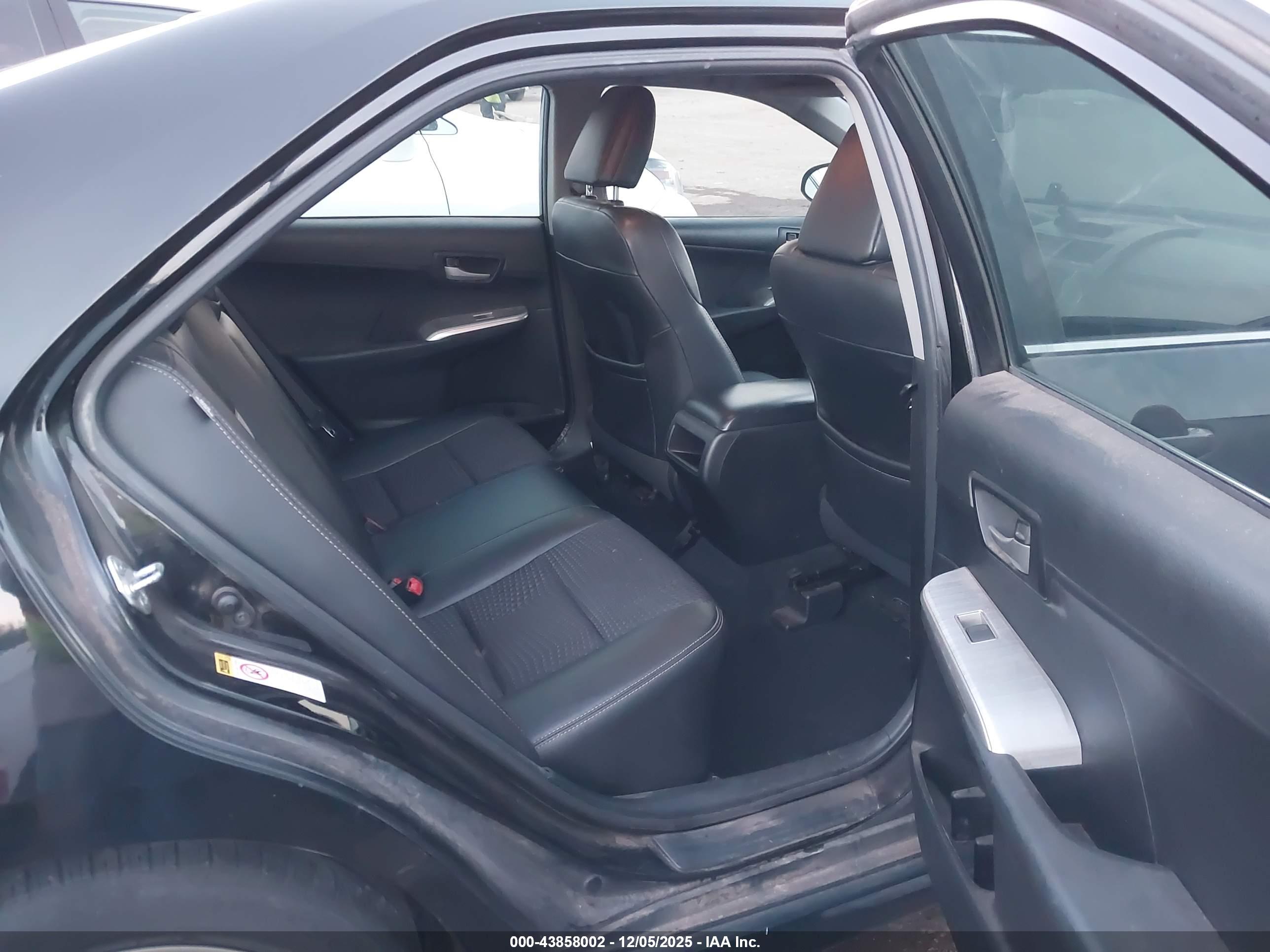 TOYOTA CAMRY image 8