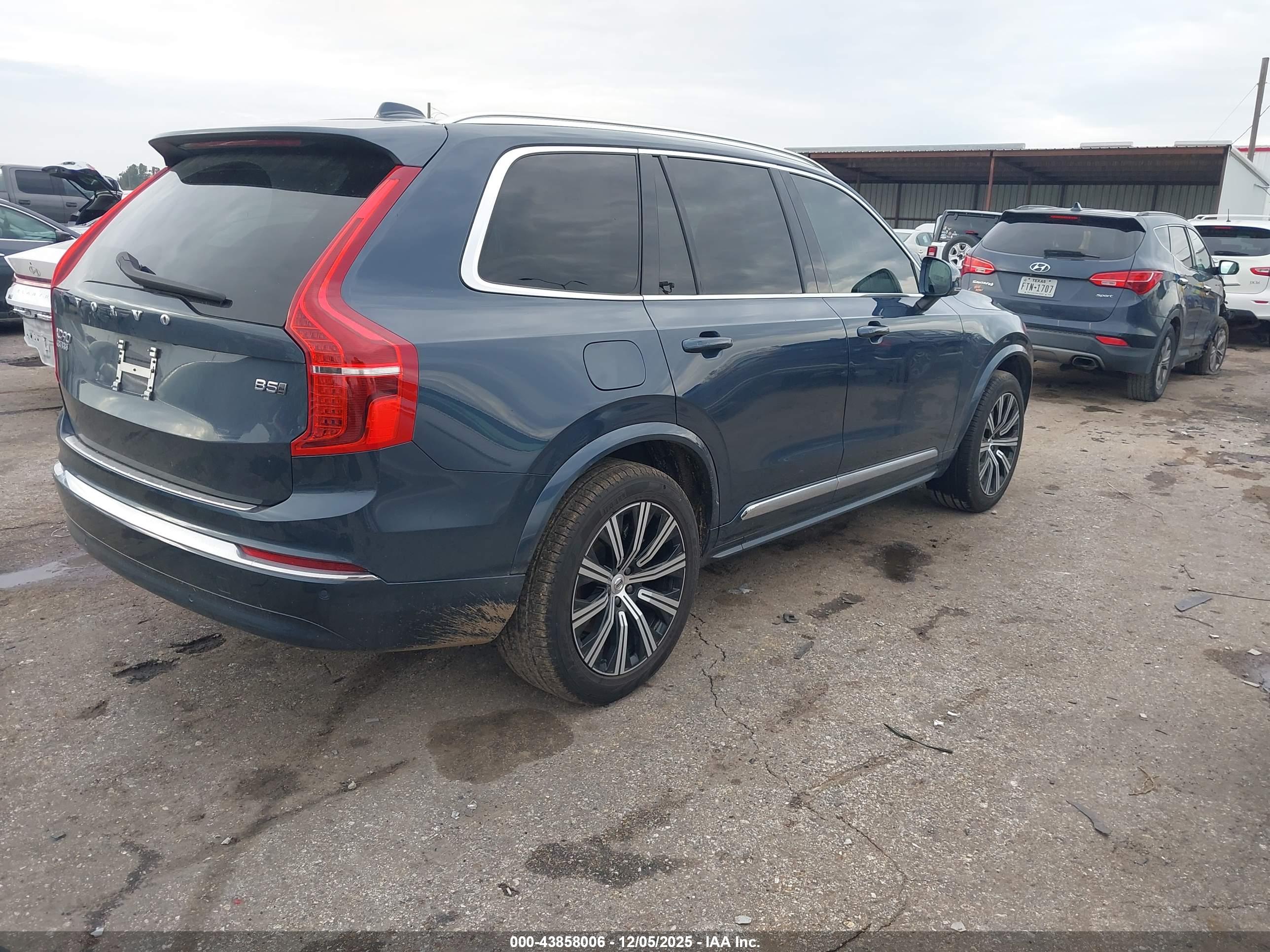 VOLVO XC90 image 4