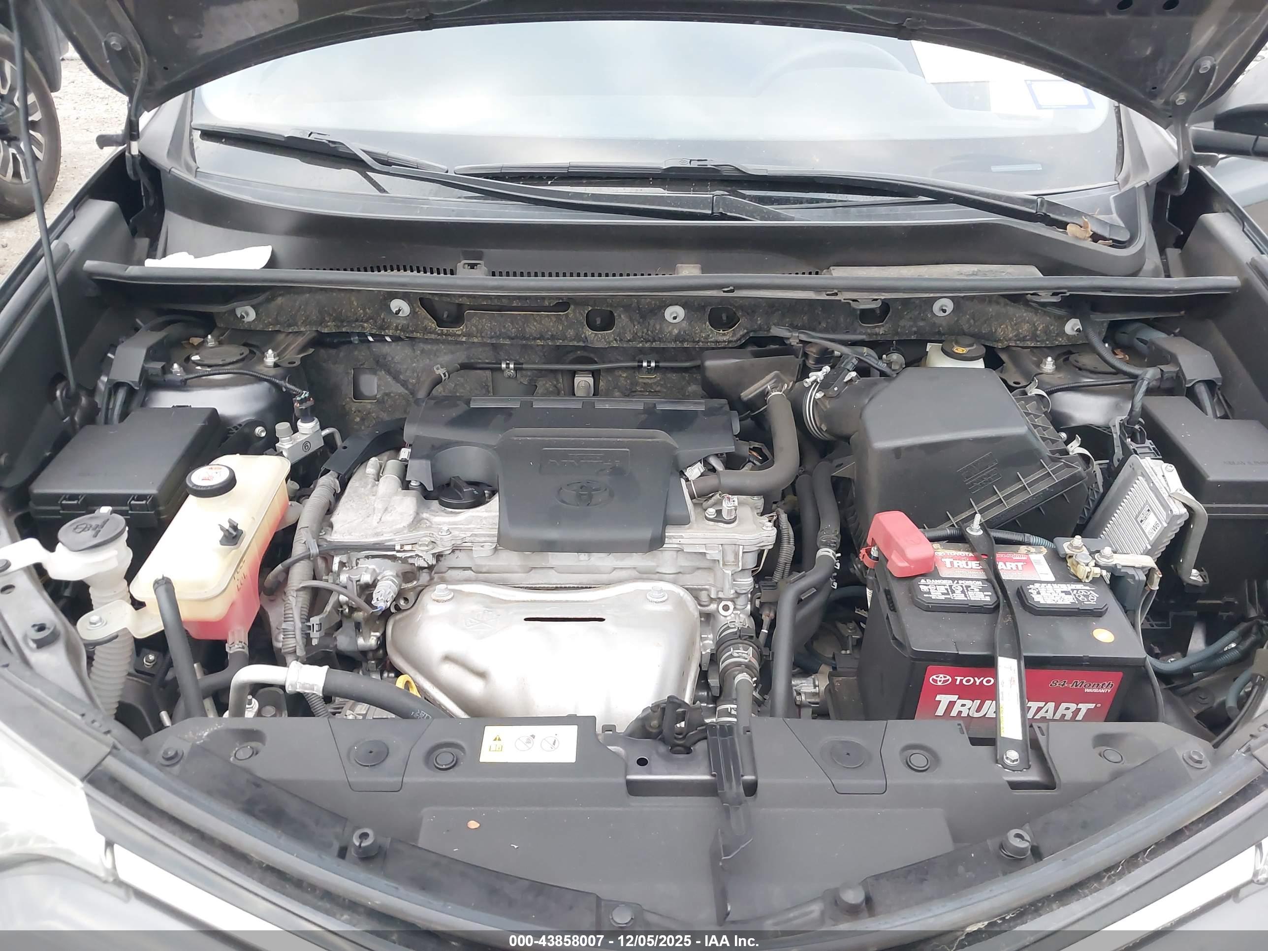 TOYOTA RAV4 image 10