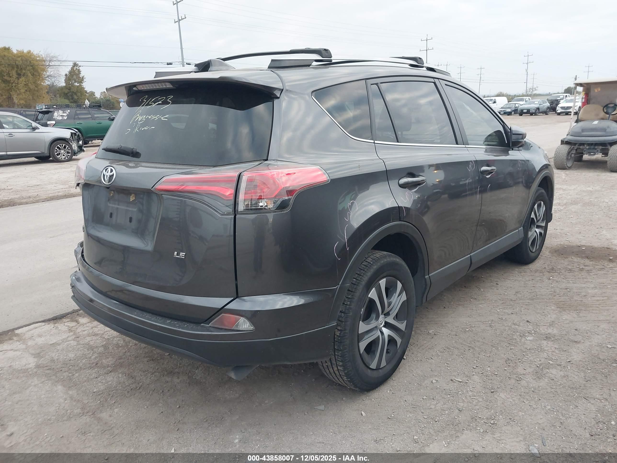 TOYOTA RAV4 image 4