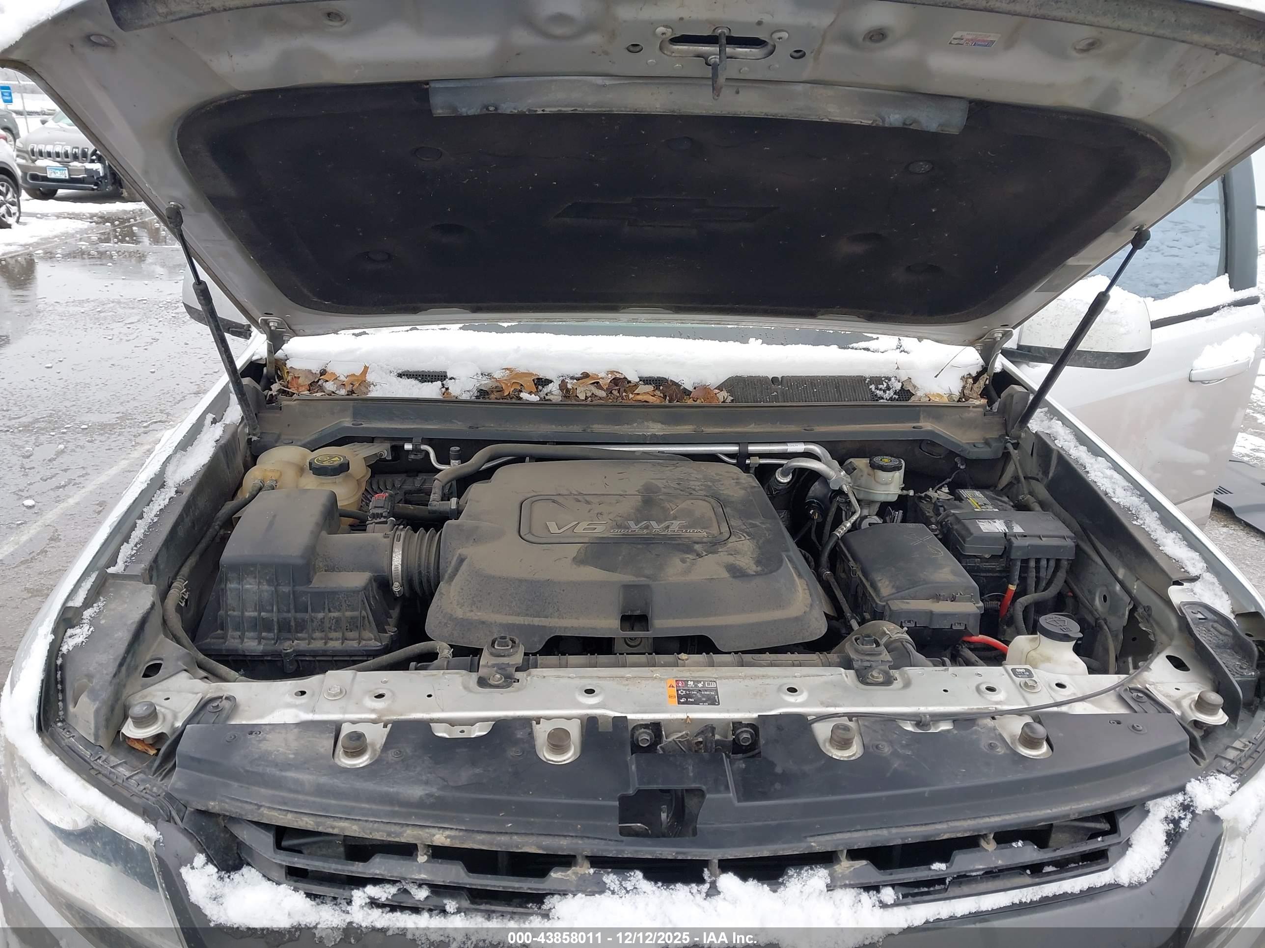 CHEVROLET COLORADO image 10