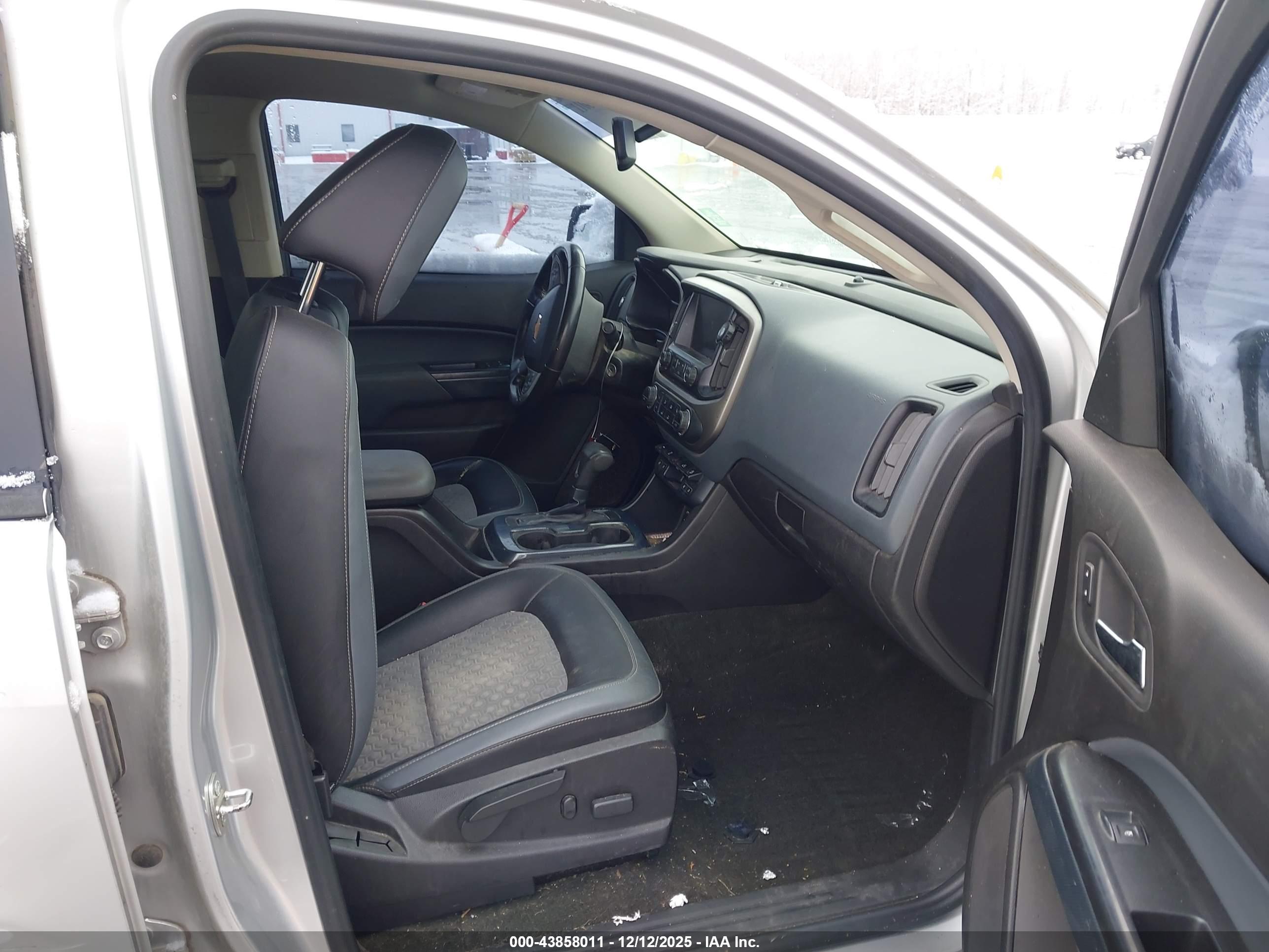 CHEVROLET COLORADO image 5