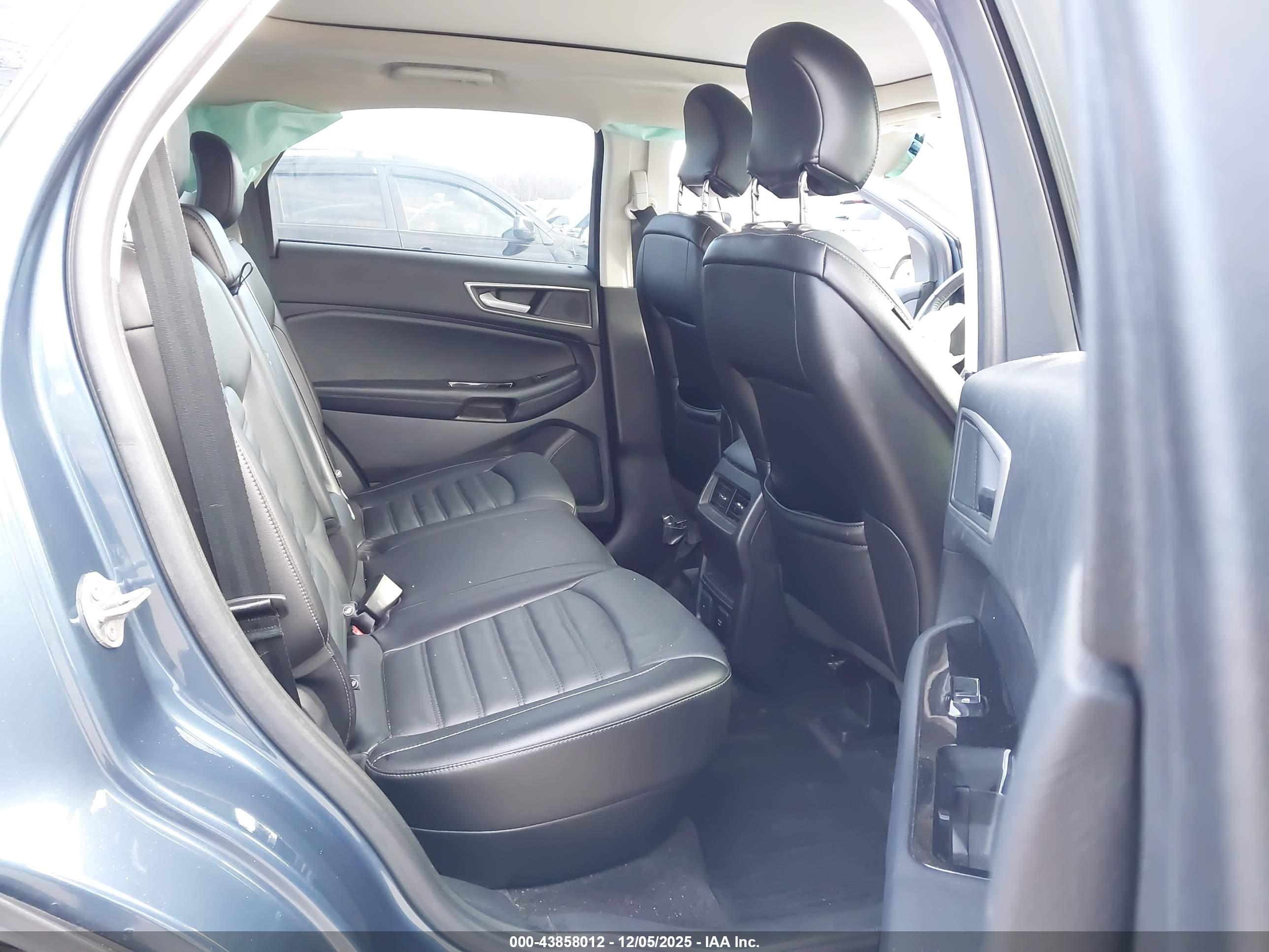 FORD EDGE image 8