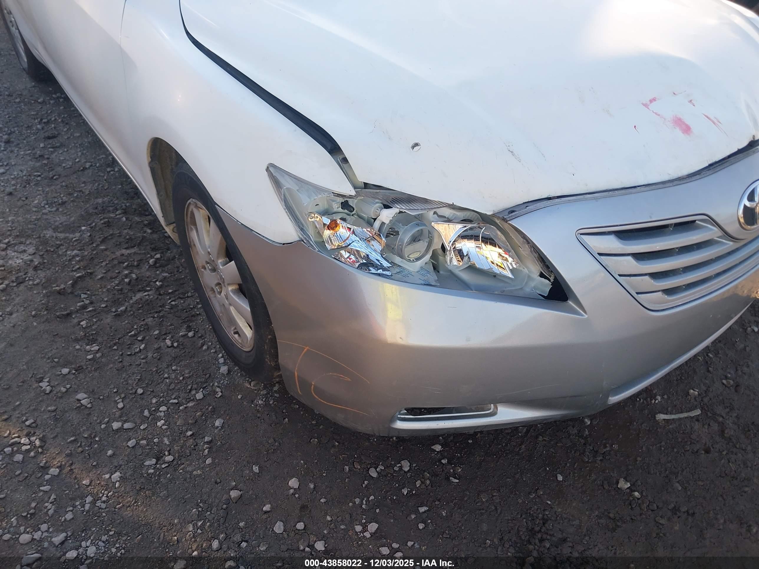 TOYOTA CAMRY image 6