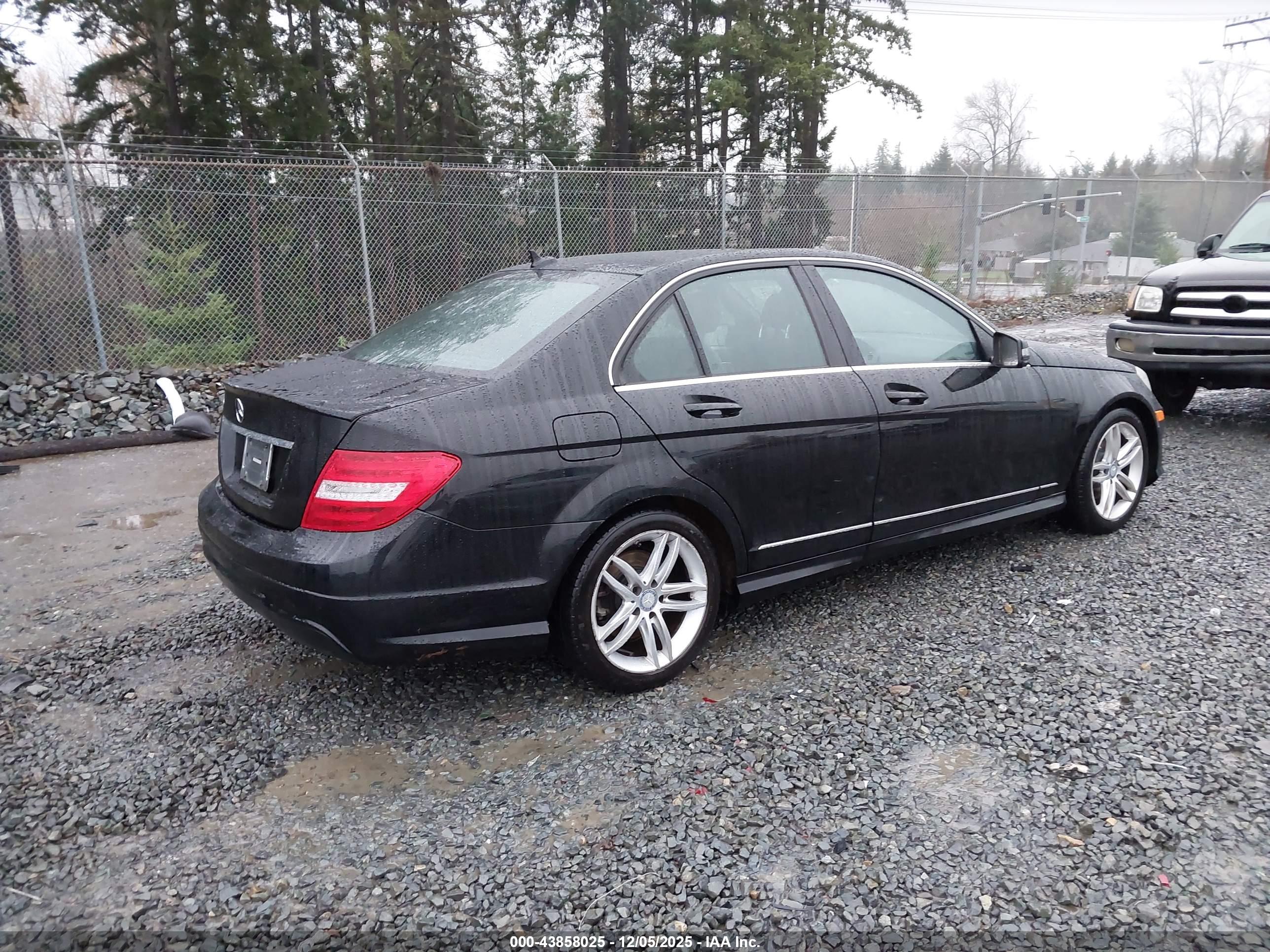 MERCEDES-BENZ C image 4