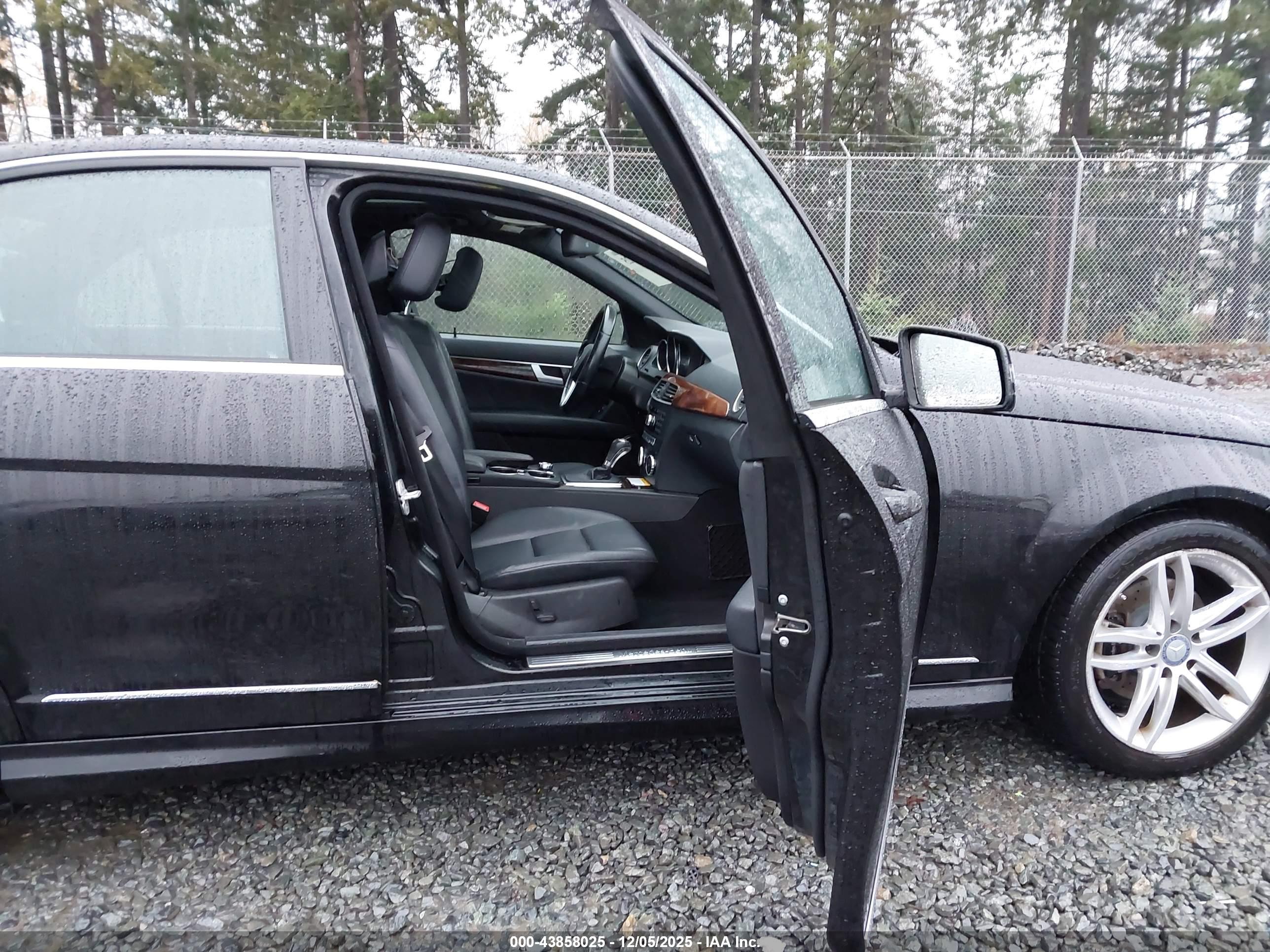 MERCEDES-BENZ C image 5