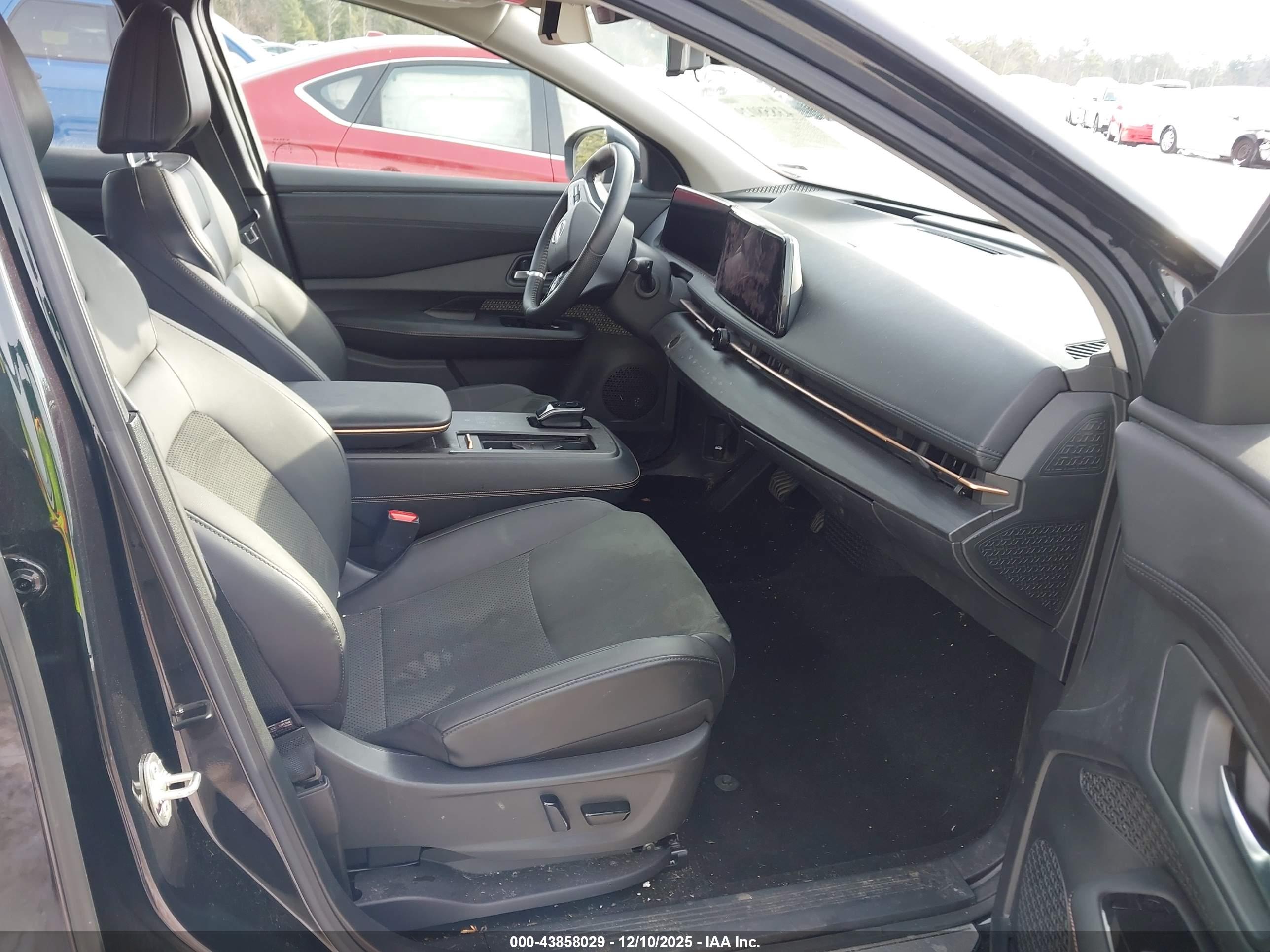 NISSAN ARIYA image 5