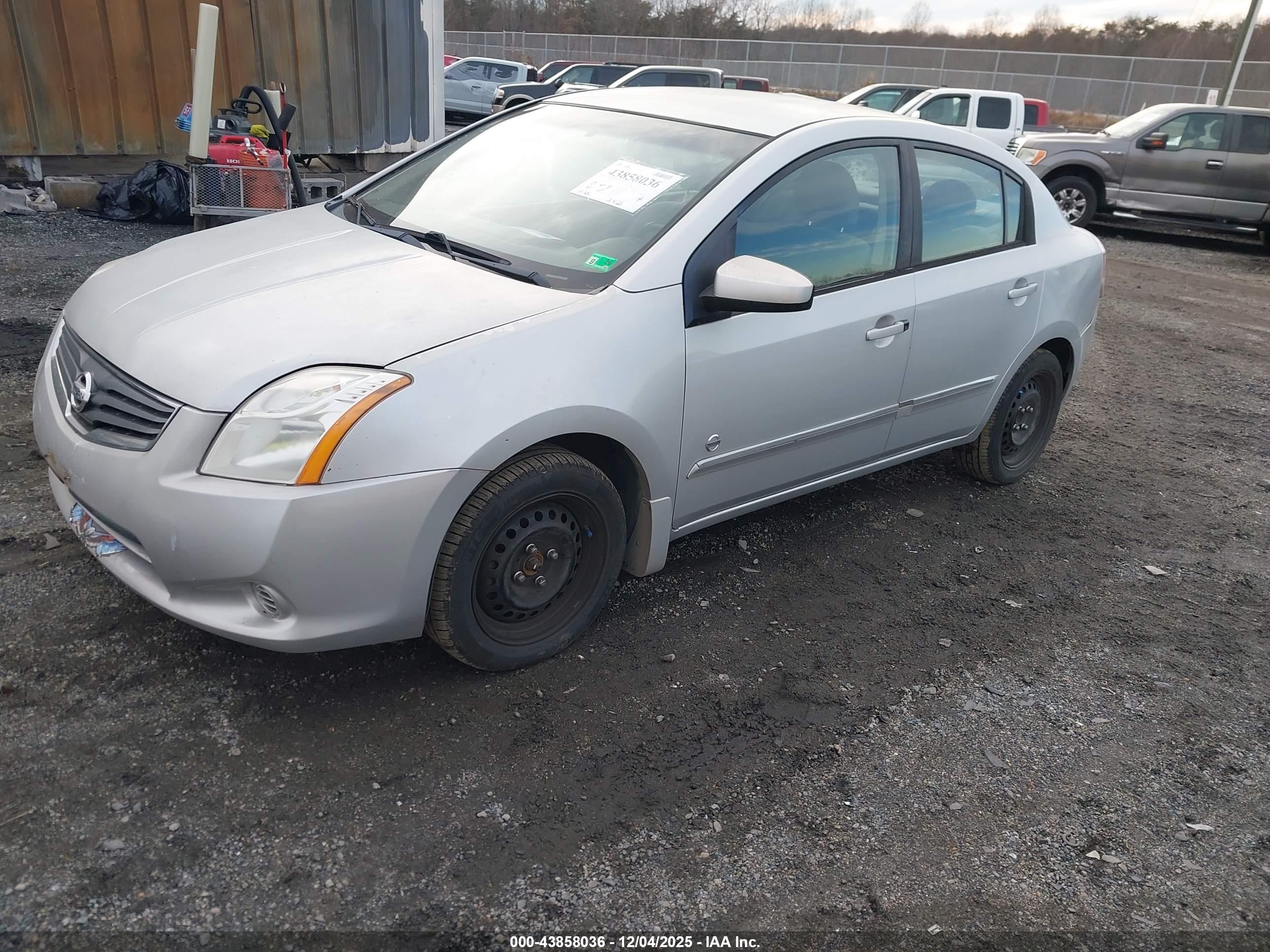 NISSAN SENTRA image 2