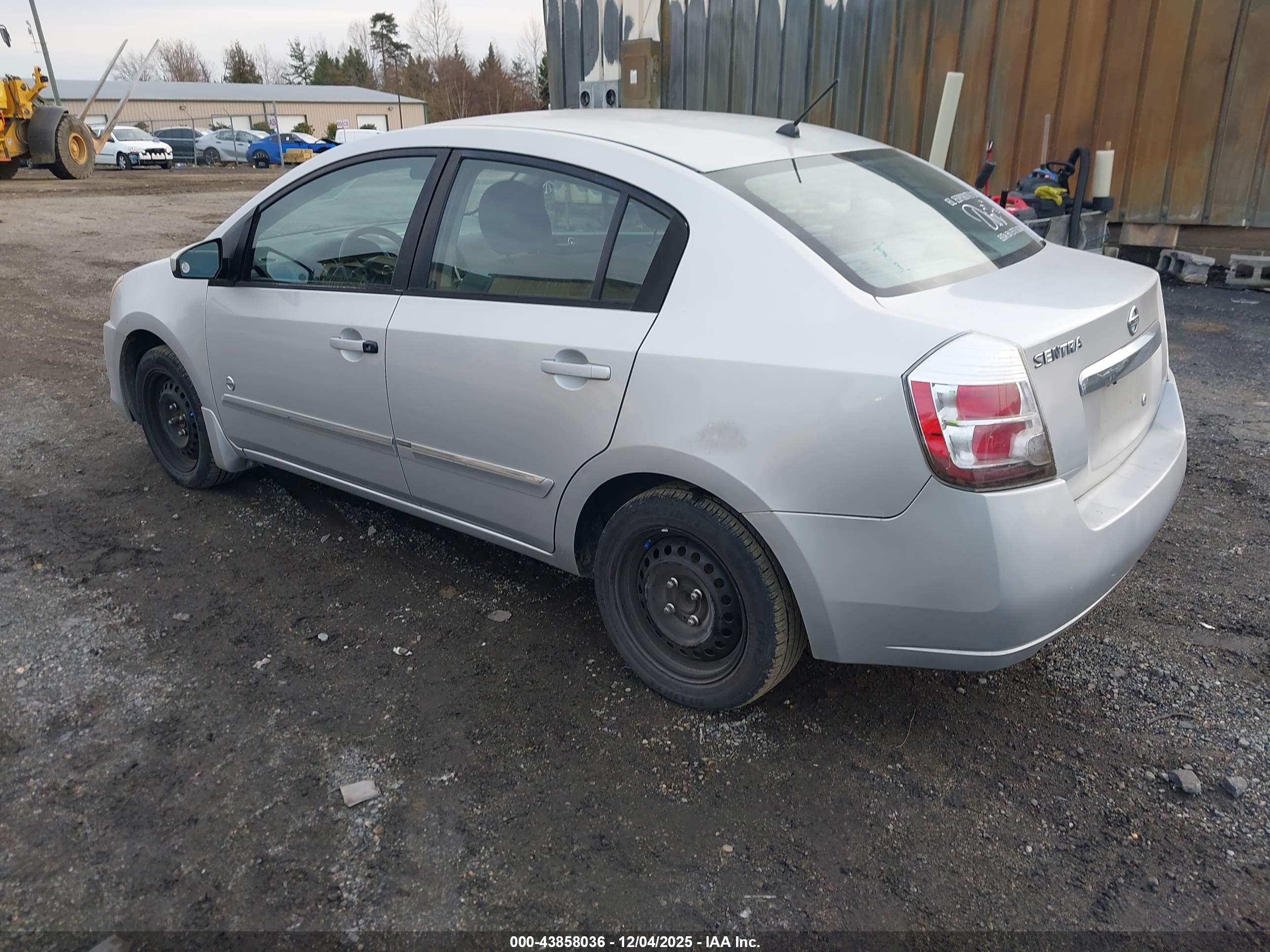 NISSAN SENTRA image 3
