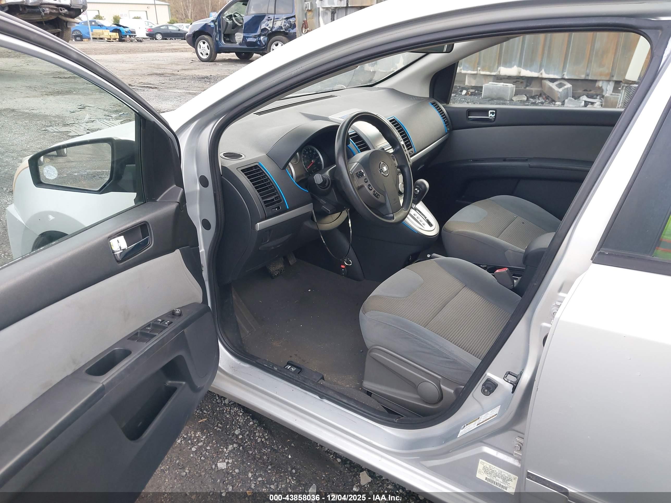 NISSAN SENTRA image 5