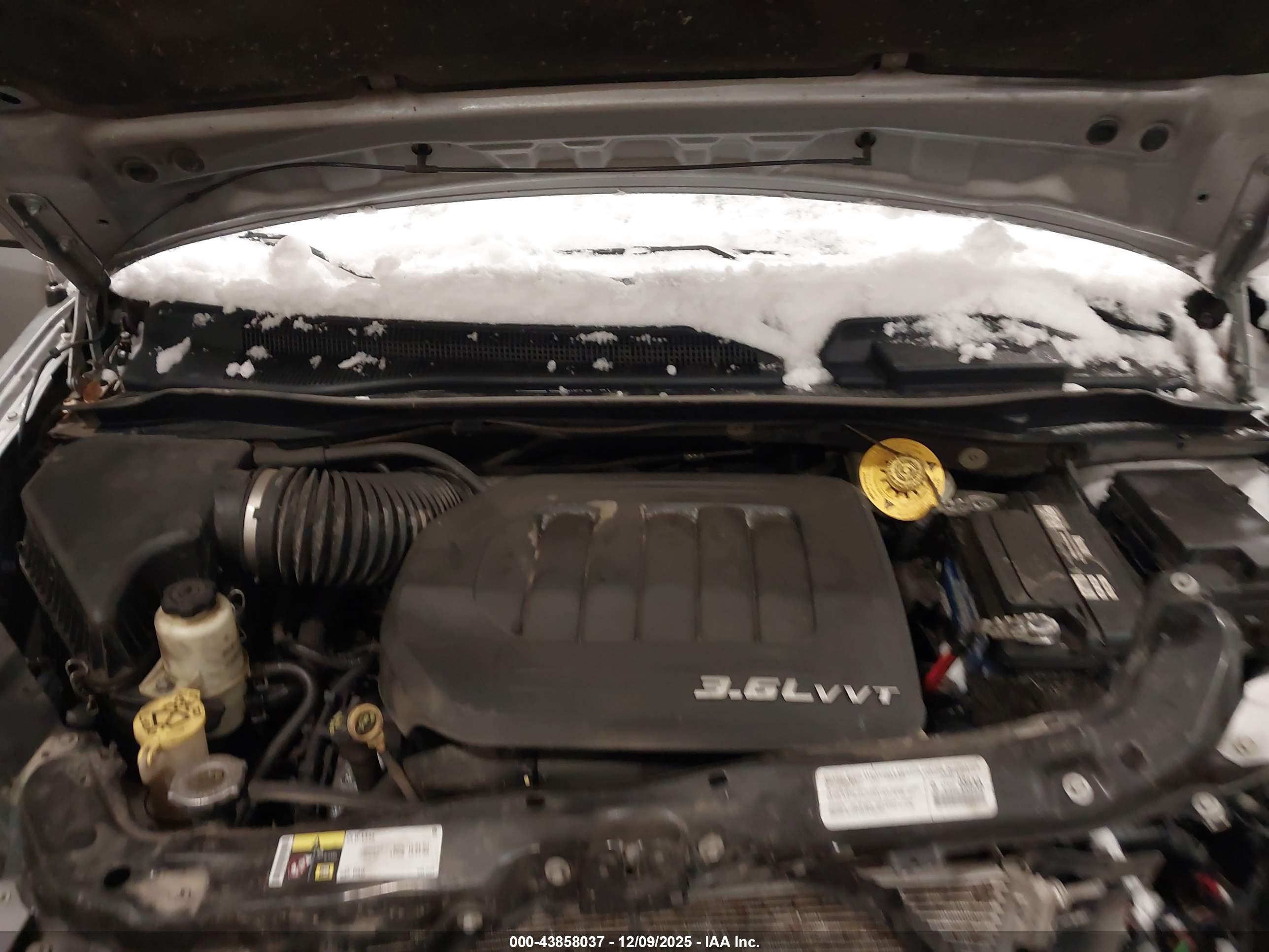 CHRYSLER TOWN image 10