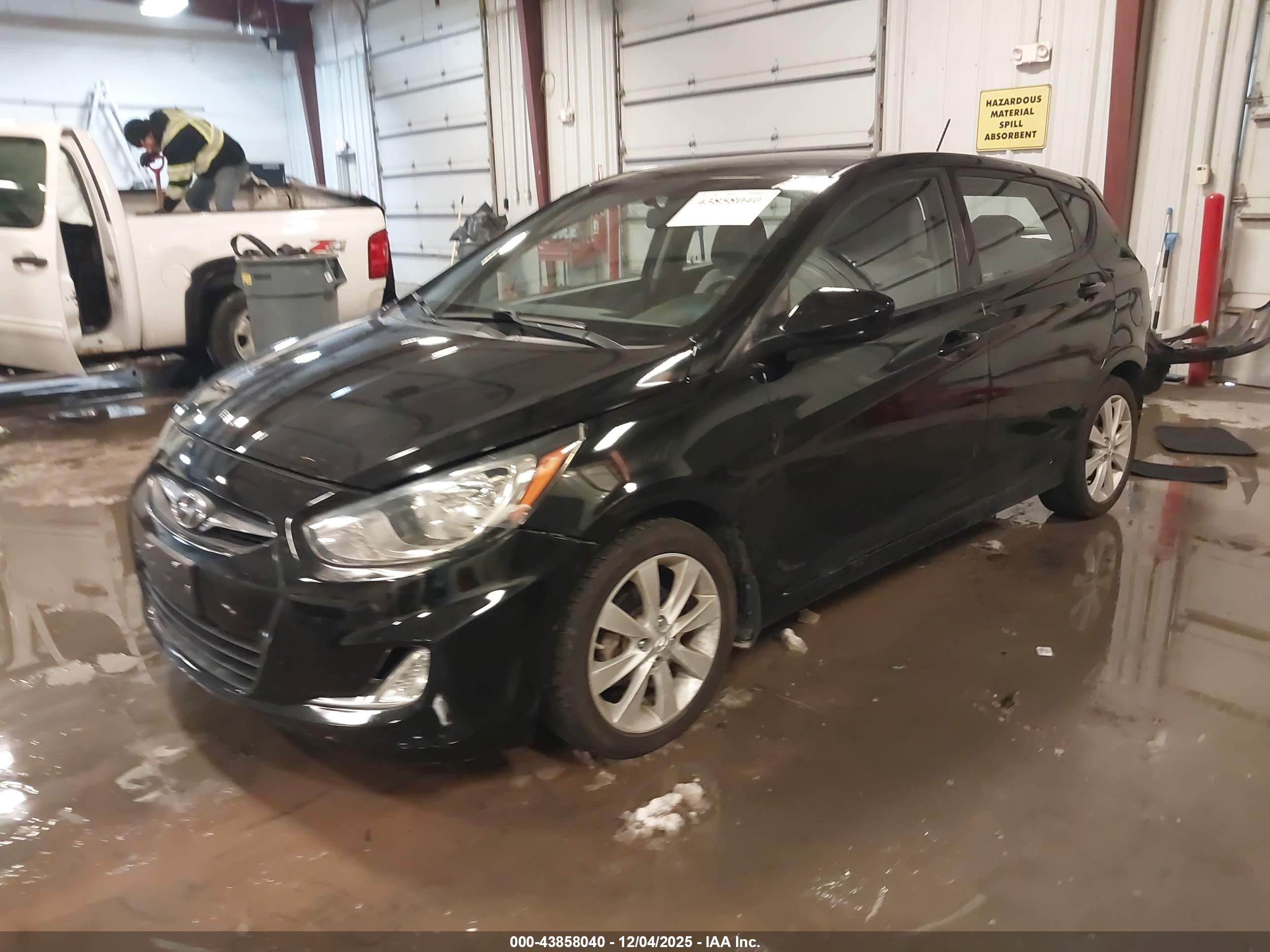 HYUNDAI ACCENT image 2
